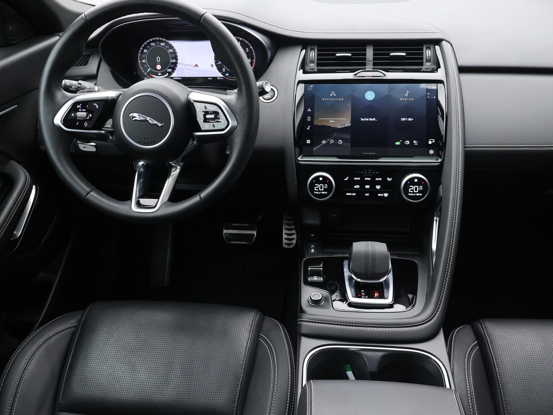 JAGUAR E-Pace 2.0 I4 250 R-Dynamic SE AWD-image-6