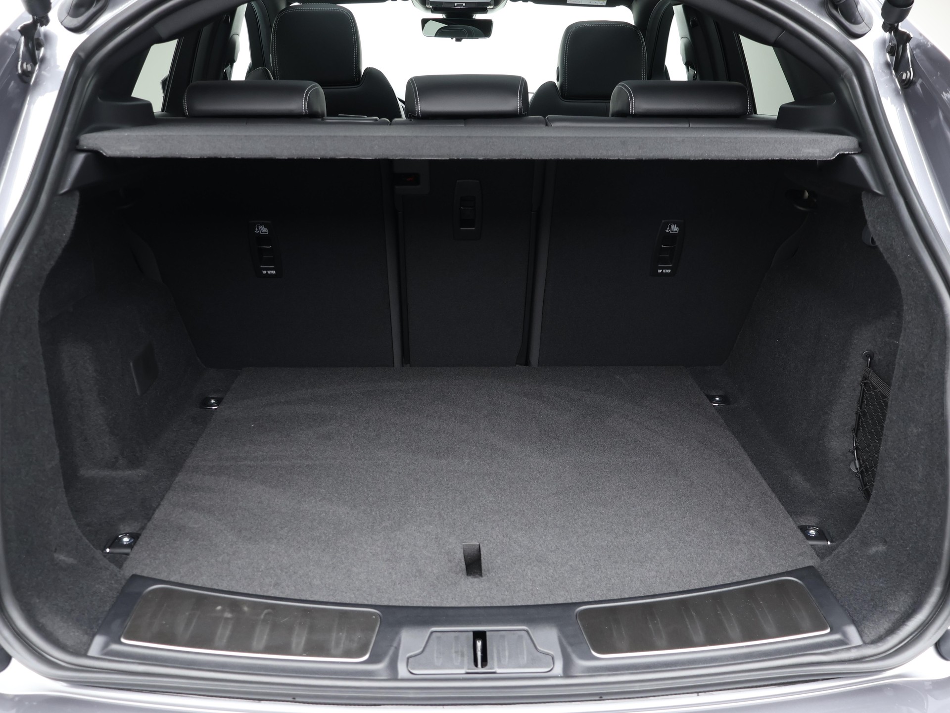 JAGUAR E-Pace 2.0 I4 250 R-Dynamic SE AWD-image-7