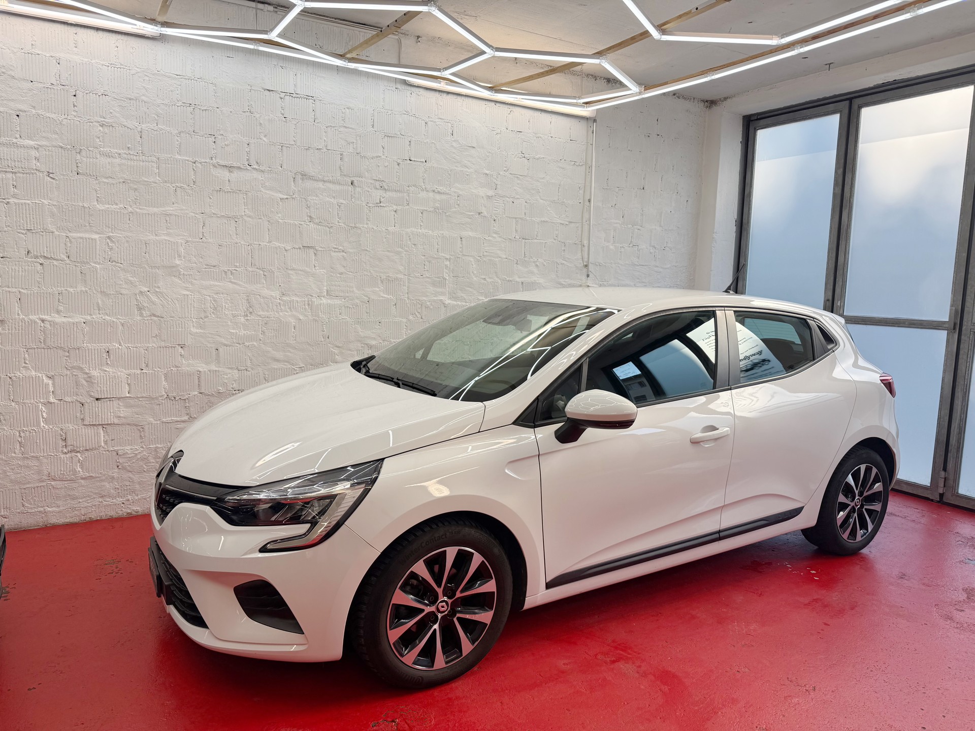 RENAULT Clio 1.0 Zen CVT-image-0