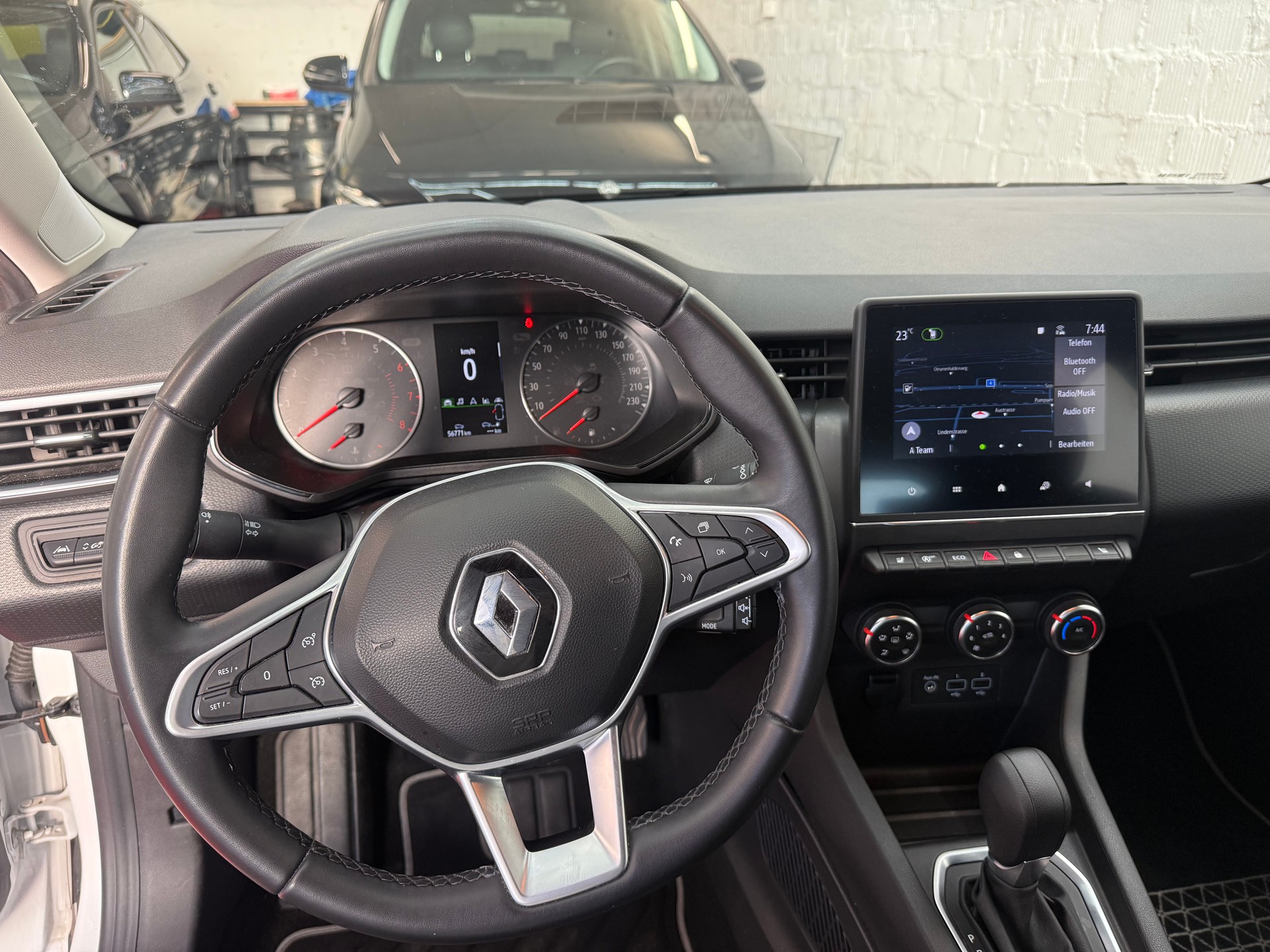 RENAULT Clio 1.0 Zen CVT-image-6