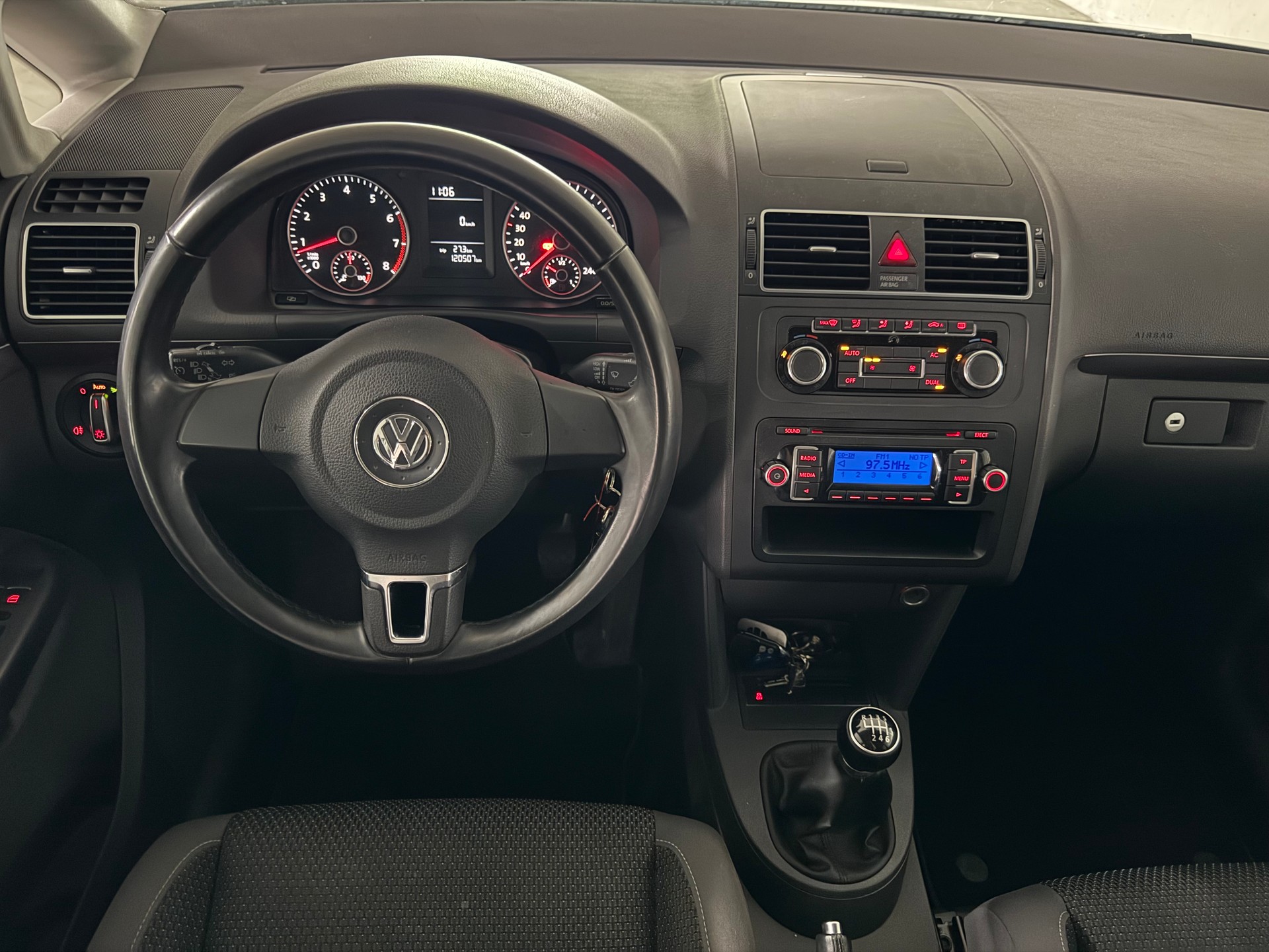 VW Touran 1.4 TSI Comfortline 7-Platz-image-12