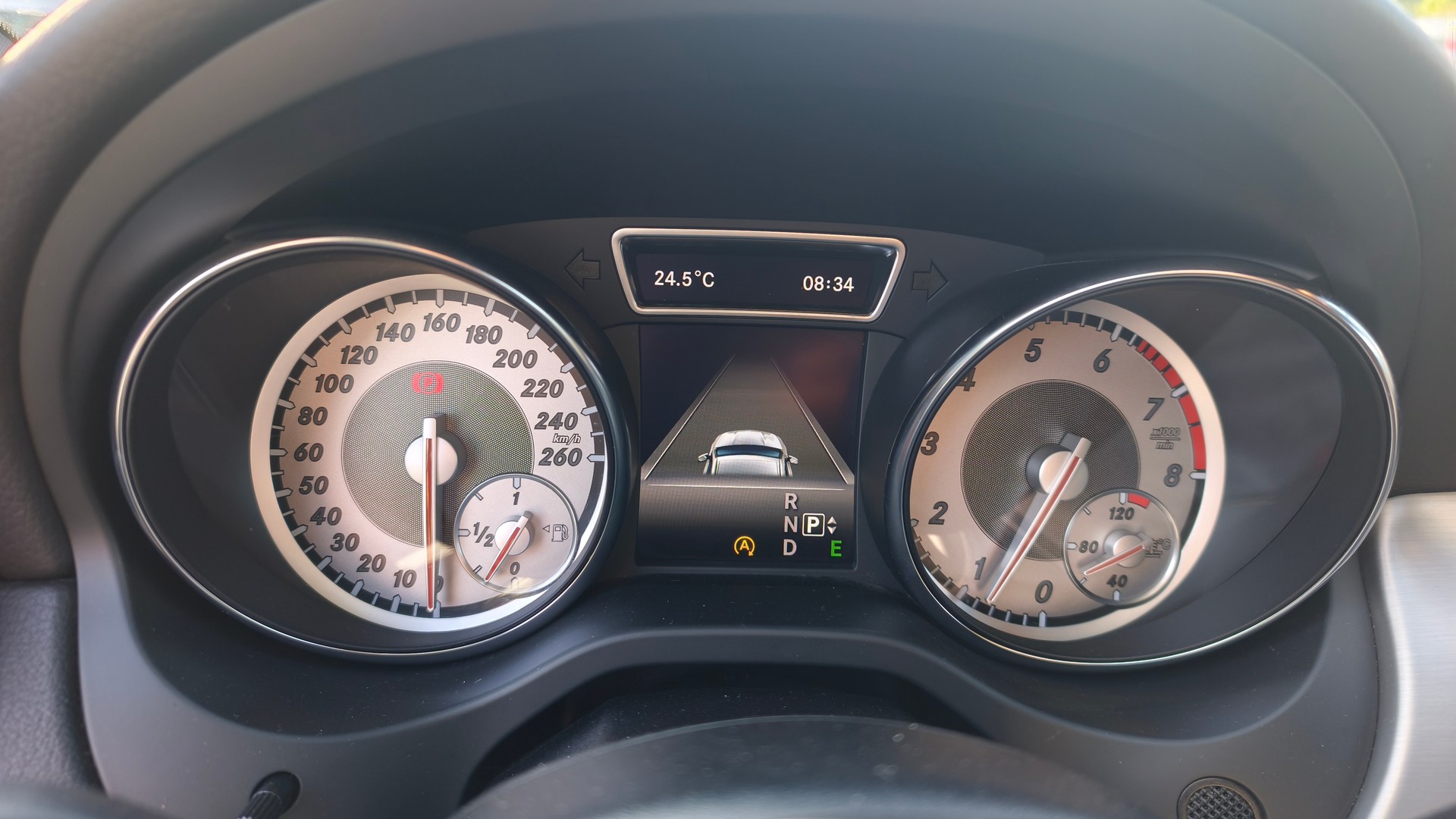 MERCEDES-BENZ GLA 250 AMG Line 4Matic 7G-DCT-image-16