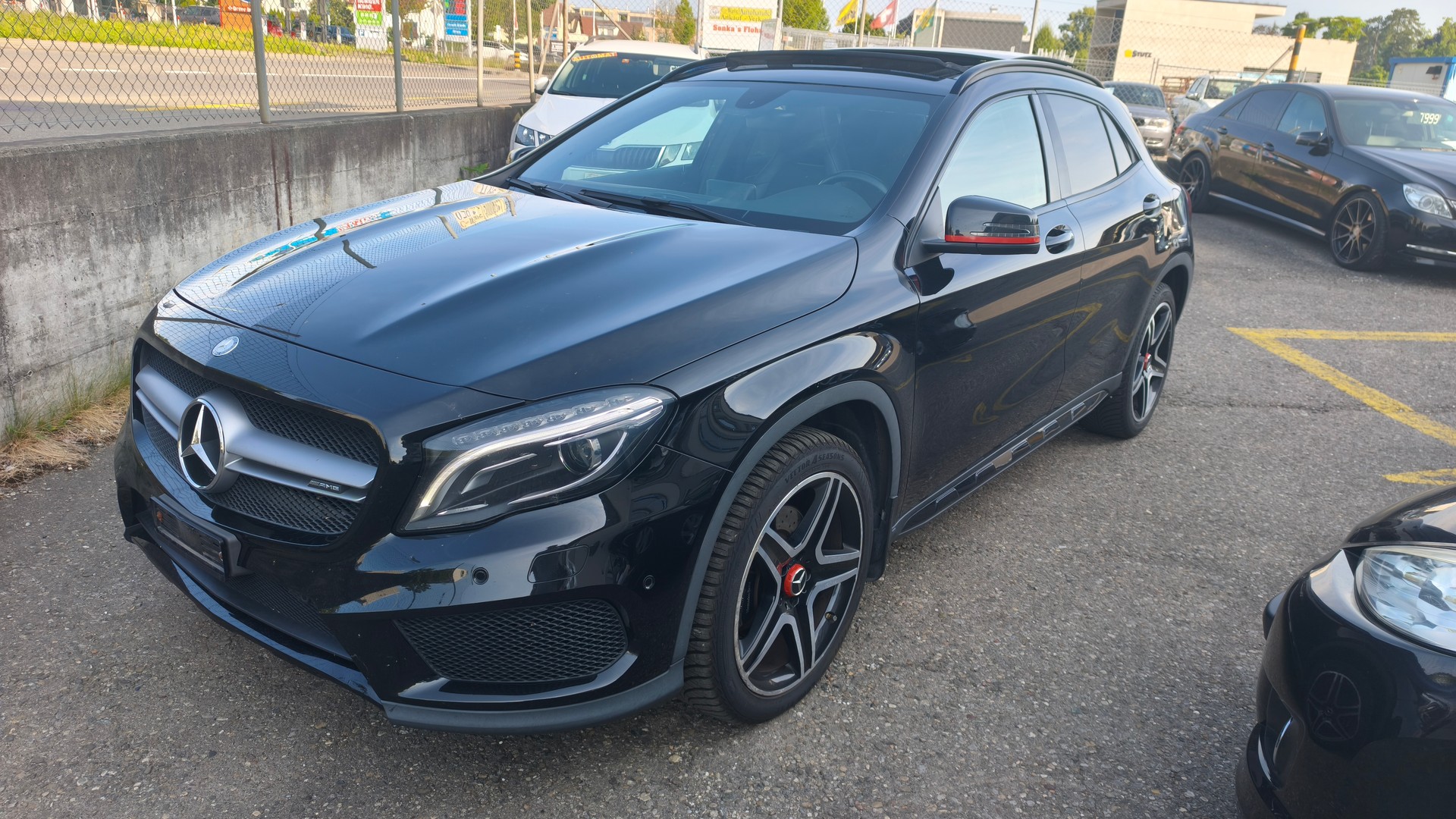 MERCEDES-BENZ GLA 250 AMG Line 4Matic 7G-DCT-image-1
