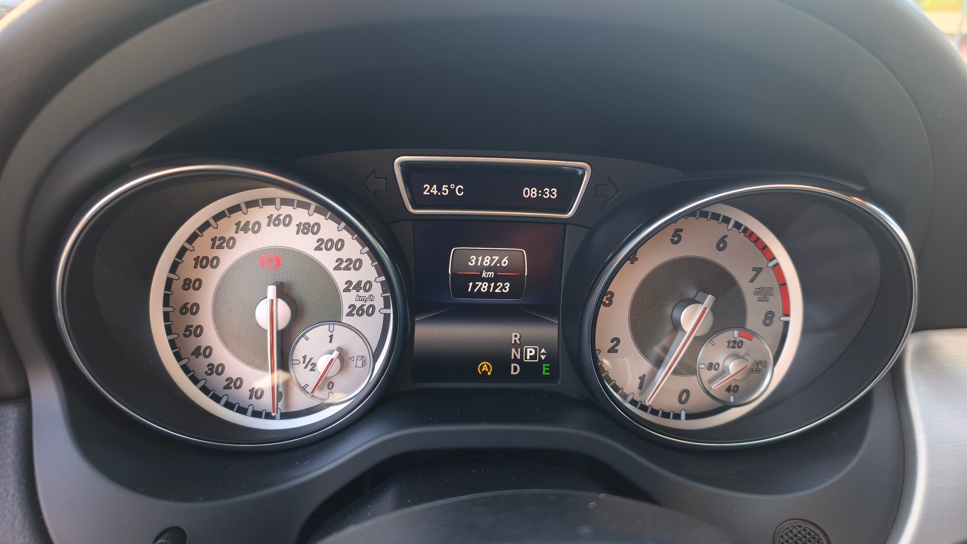 MERCEDES-BENZ GLA 250 AMG Line 4Matic 7G-DCT-image-15