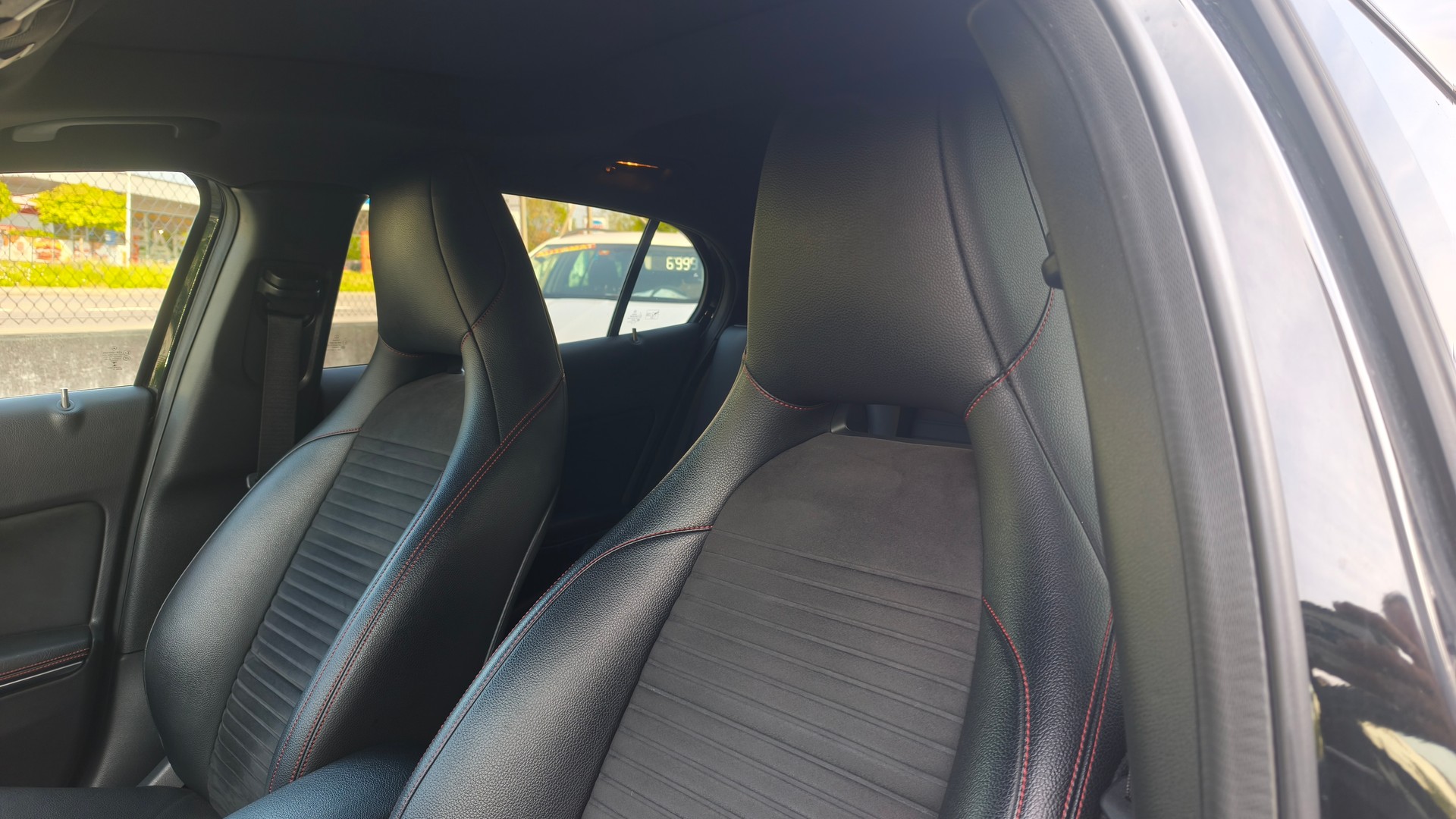 MERCEDES-BENZ GLA 250 AMG Line 4Matic 7G-DCT-image-17