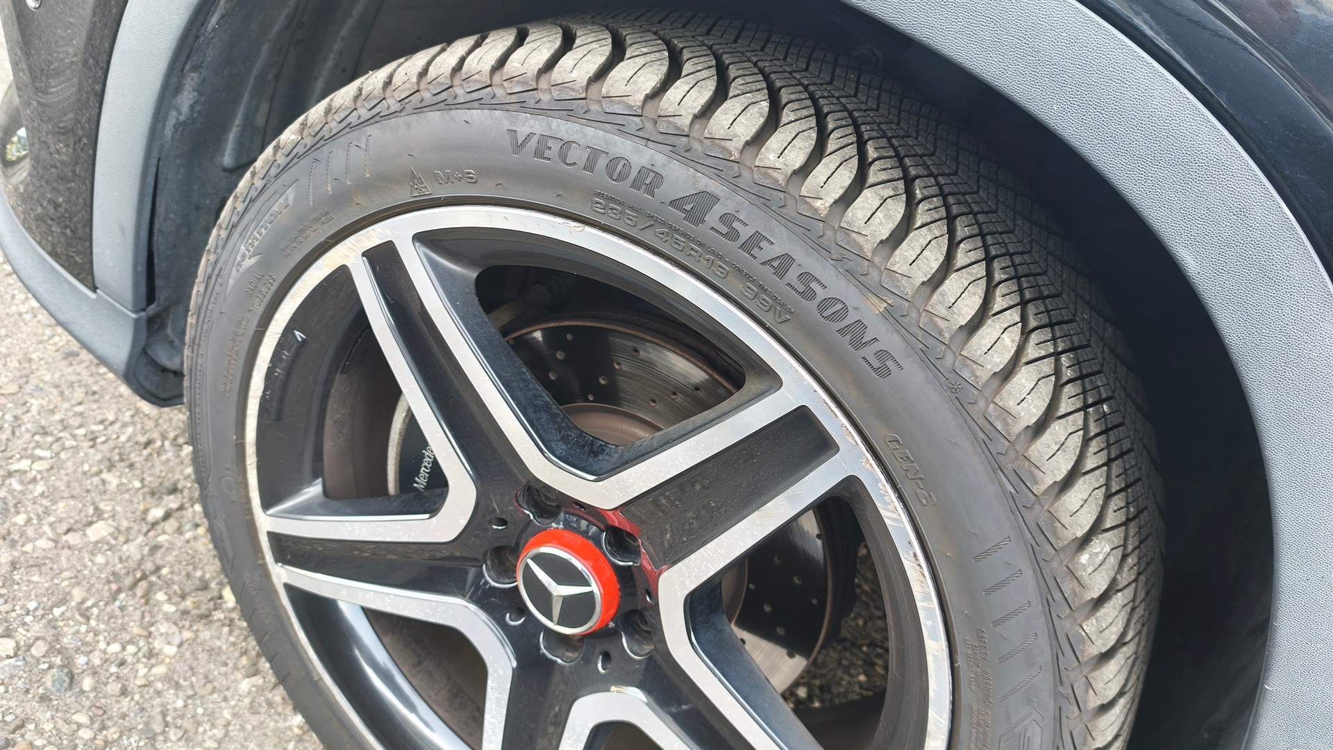 MERCEDES-BENZ GLA 250 AMG Line 4Matic 7G-DCT-image-26