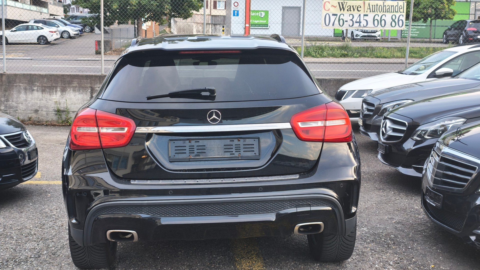 MERCEDES-BENZ GLA 250 AMG Line 4Matic 7G-DCT-image-8