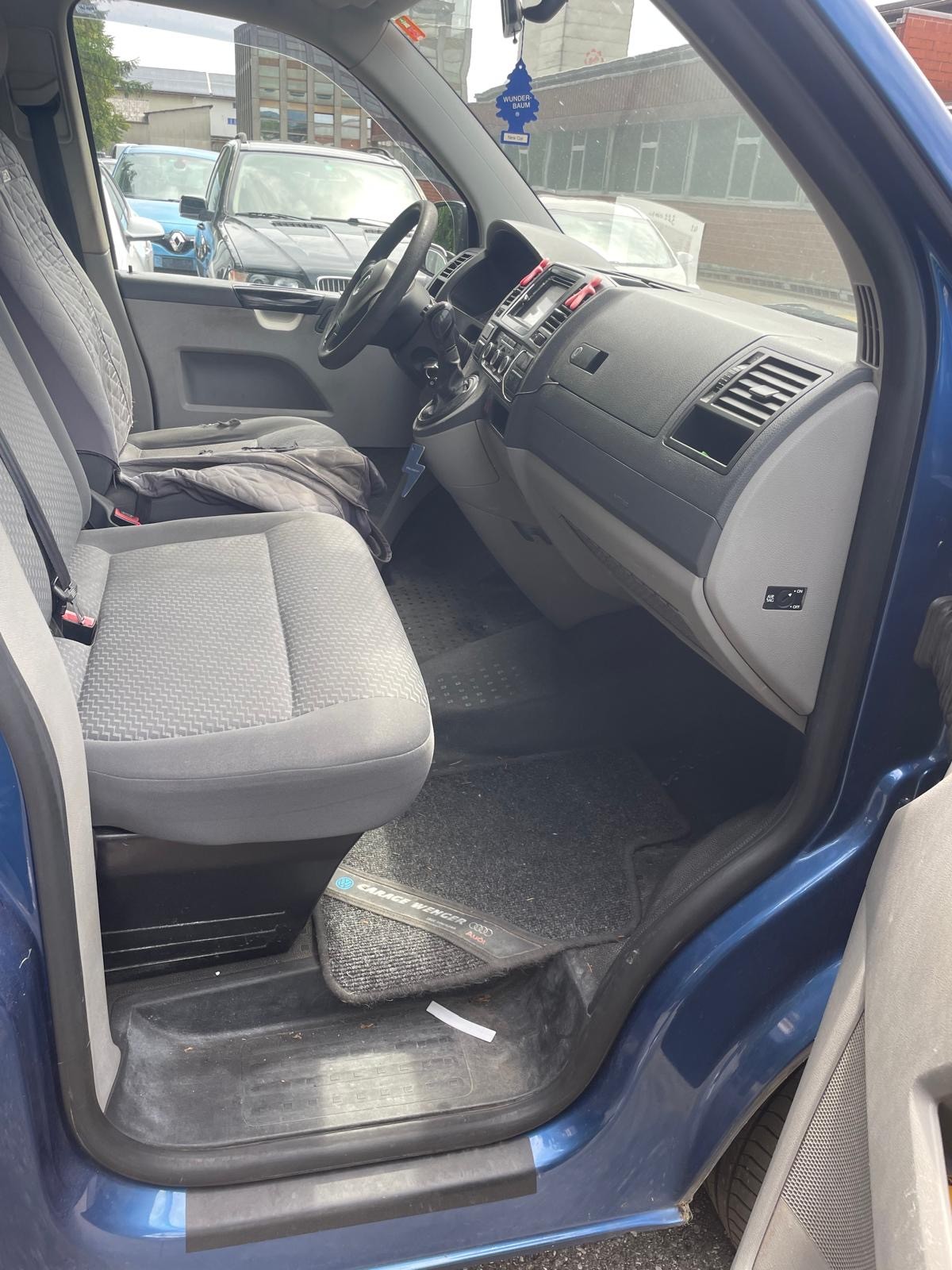 VW T5 Caravelle Comfortline 2.0 TDI CR 4Motion DSG-image-11