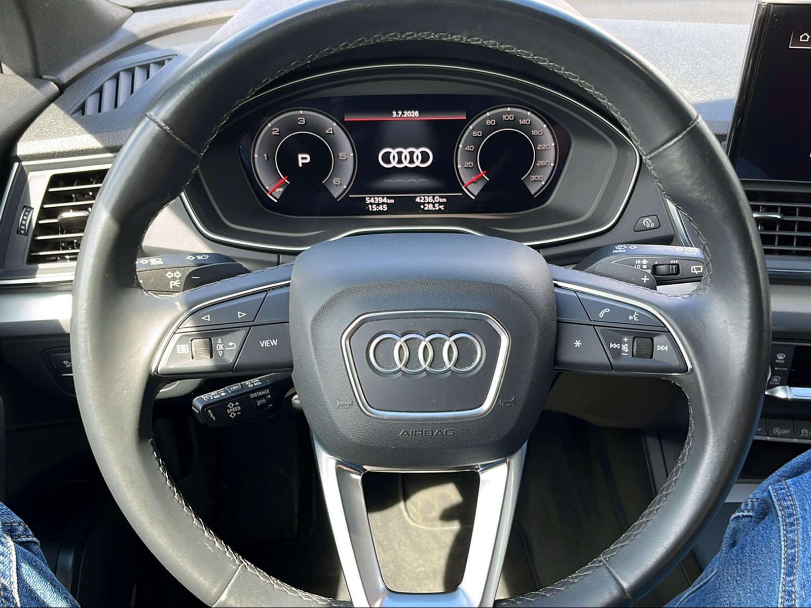 AUDI Q5 Sportback 2.0 40 TDI Black Edition quattro S-Tronic-image-11