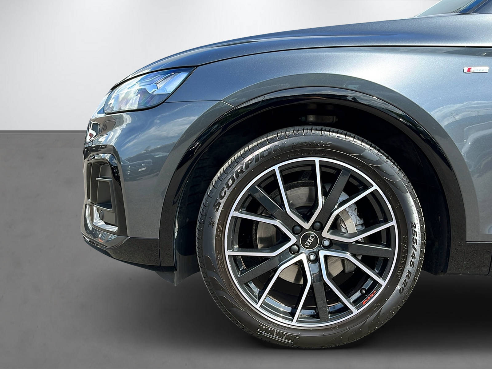 AUDI Q5 Sportback 2.0 40 TDI Black Edition quattro S-Tronic-image-4