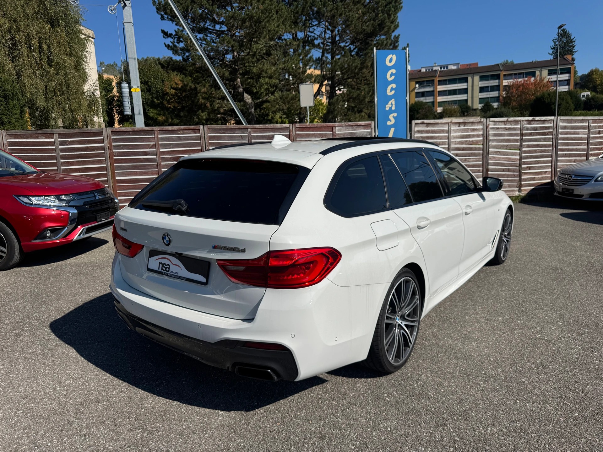 BMW M550d xDrive Touring Steptronic-image-4
