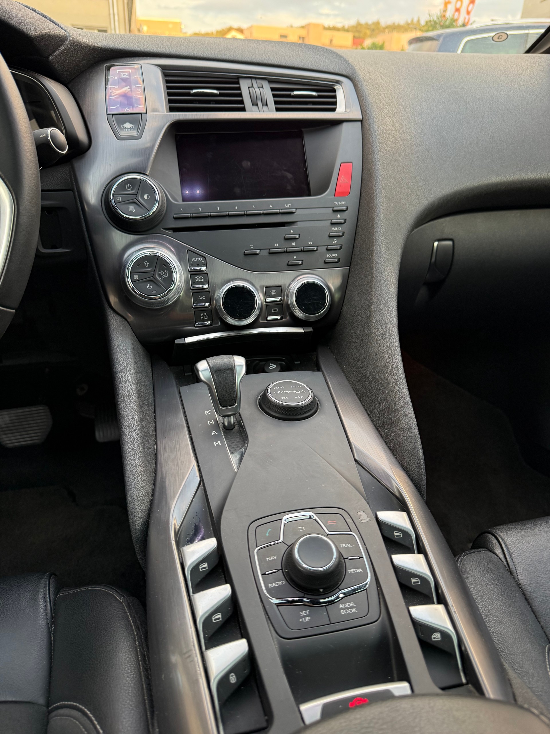DS AUTOMOBILES DS5 HYbrid4 200 Sport Chic EGS6-image-8