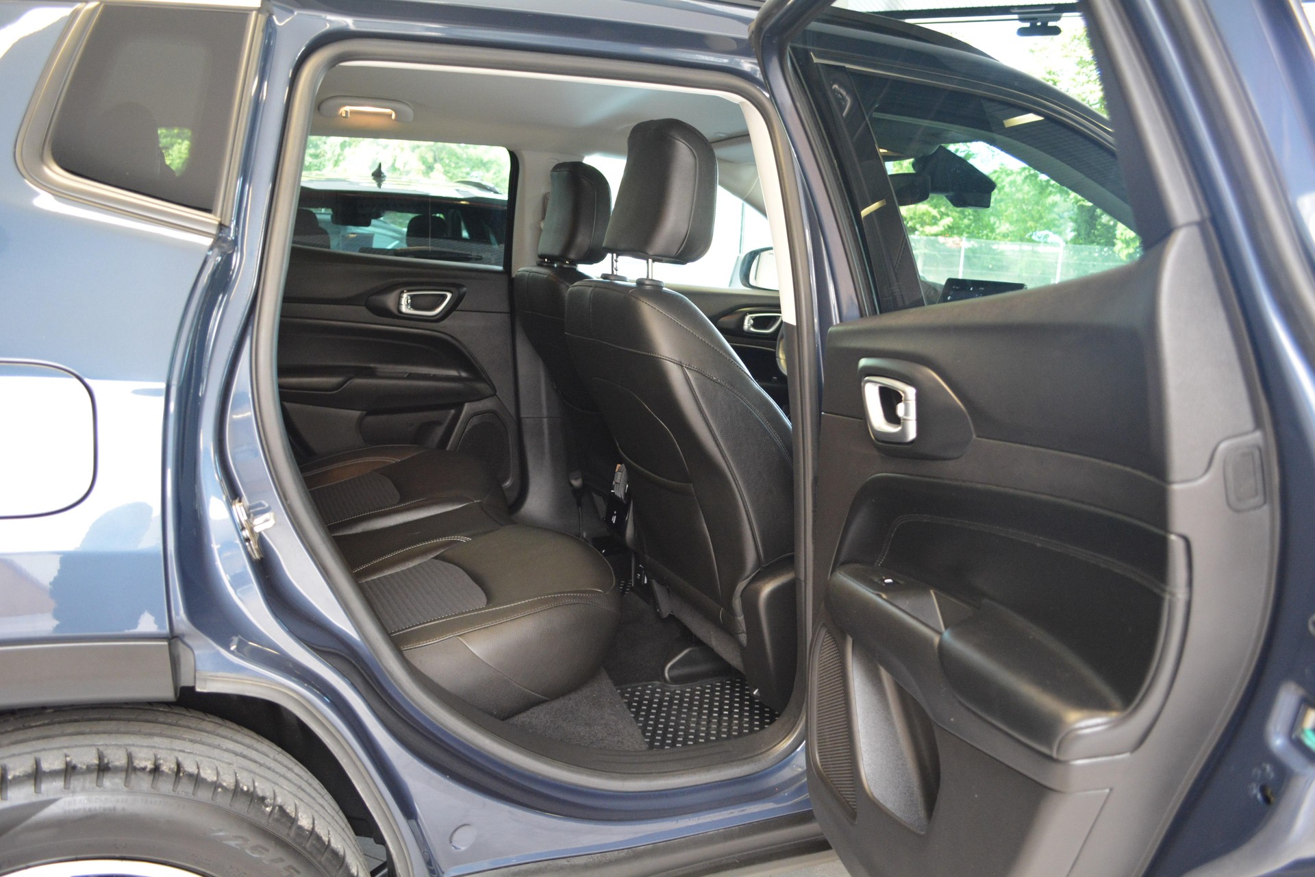 JEEP Compass 1.5 Turbo Swiss Limited-image-9