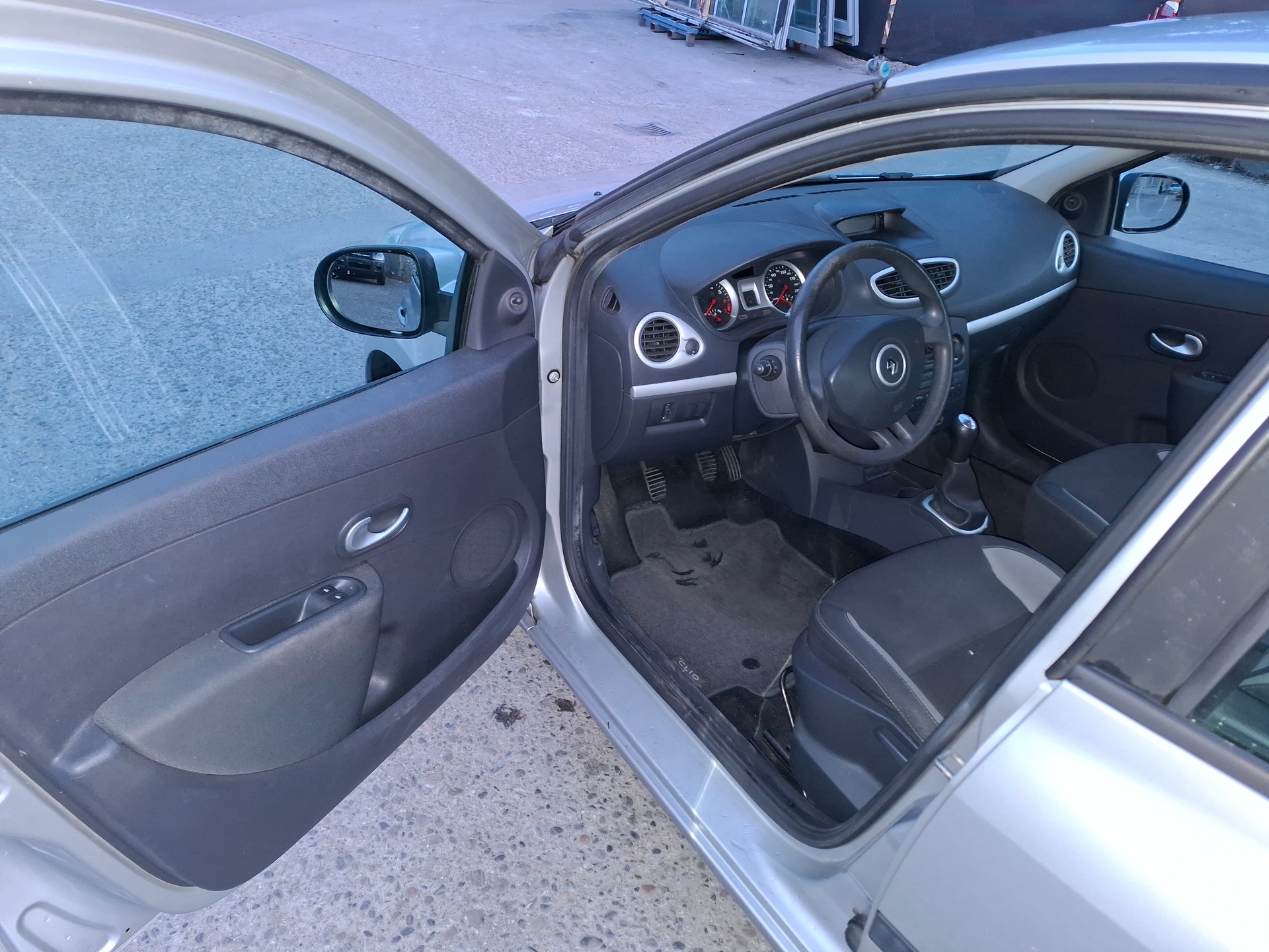 RENAULT Clio 1.2 16V Expression-image-6