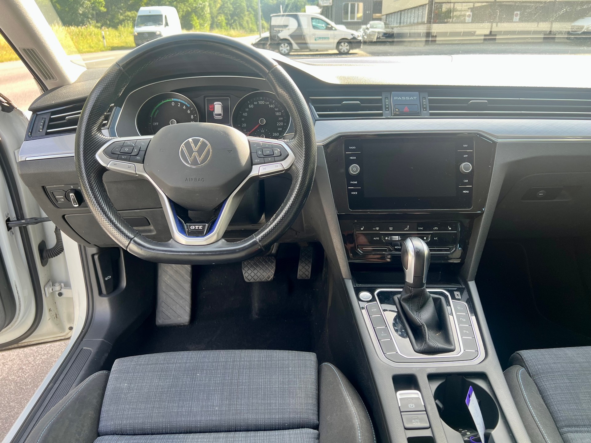 VW Passat Variant 1.4 TSI GTE Hybrid DSG-image-8
