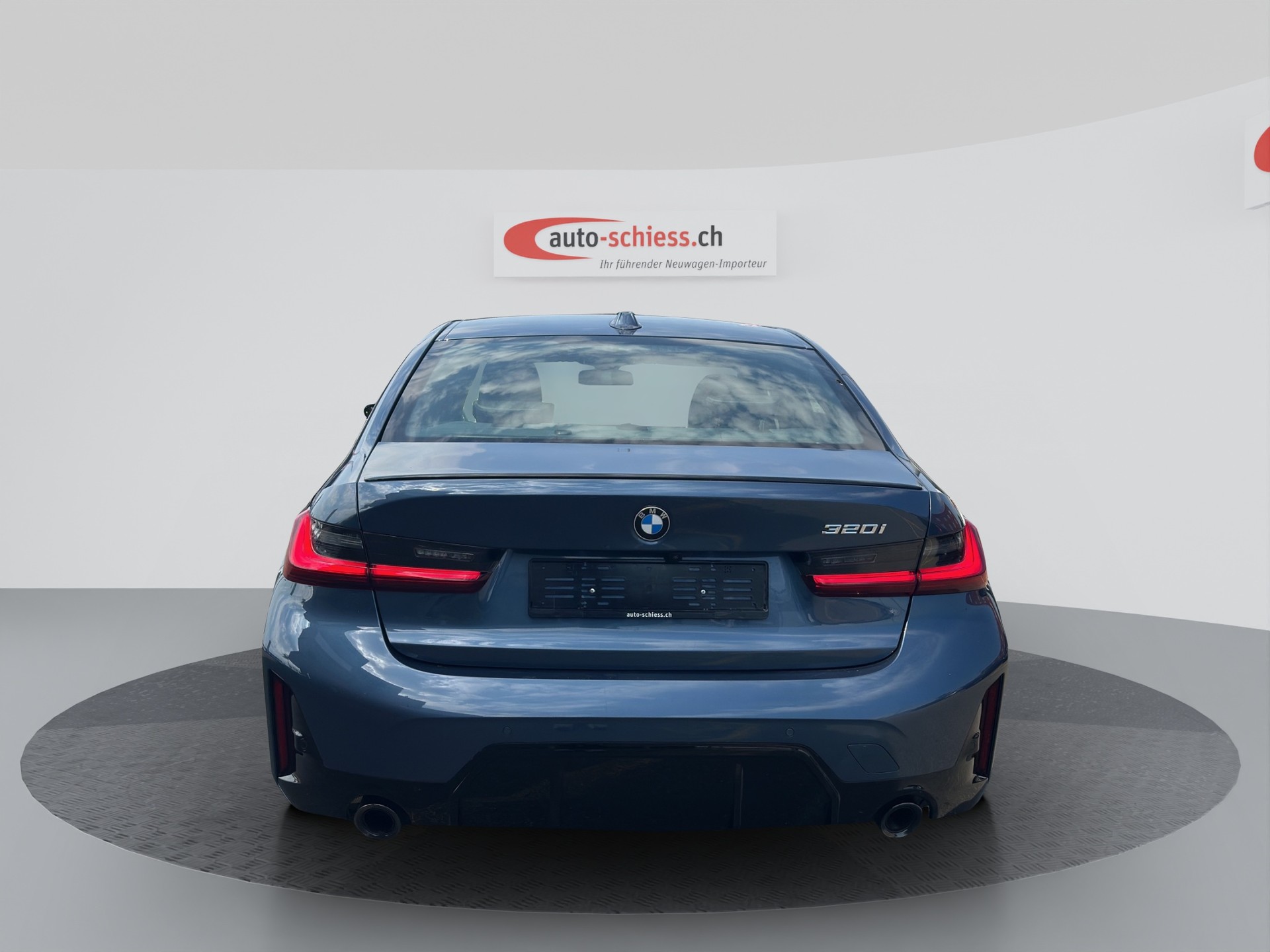 BMW 320i M Sport Pro xDrive Steptronic-image-3