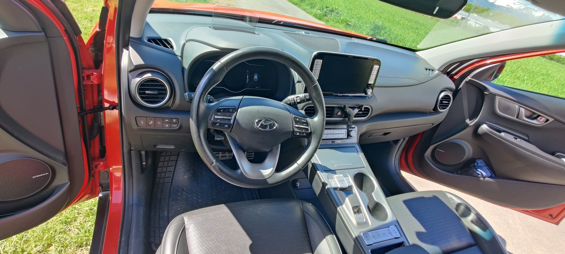 HYUNDAI 64 kWh Electric Vertex-image-13