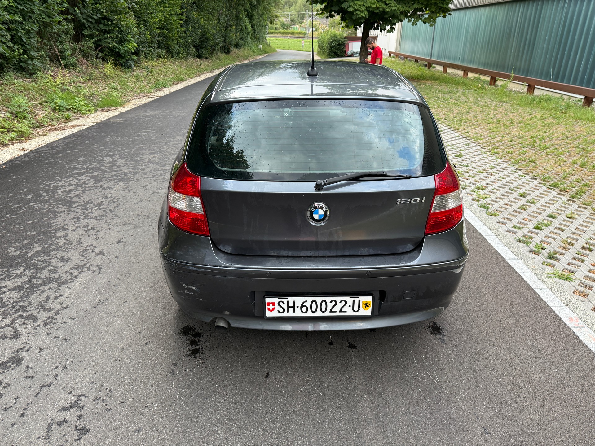 BMW 120i-image-5