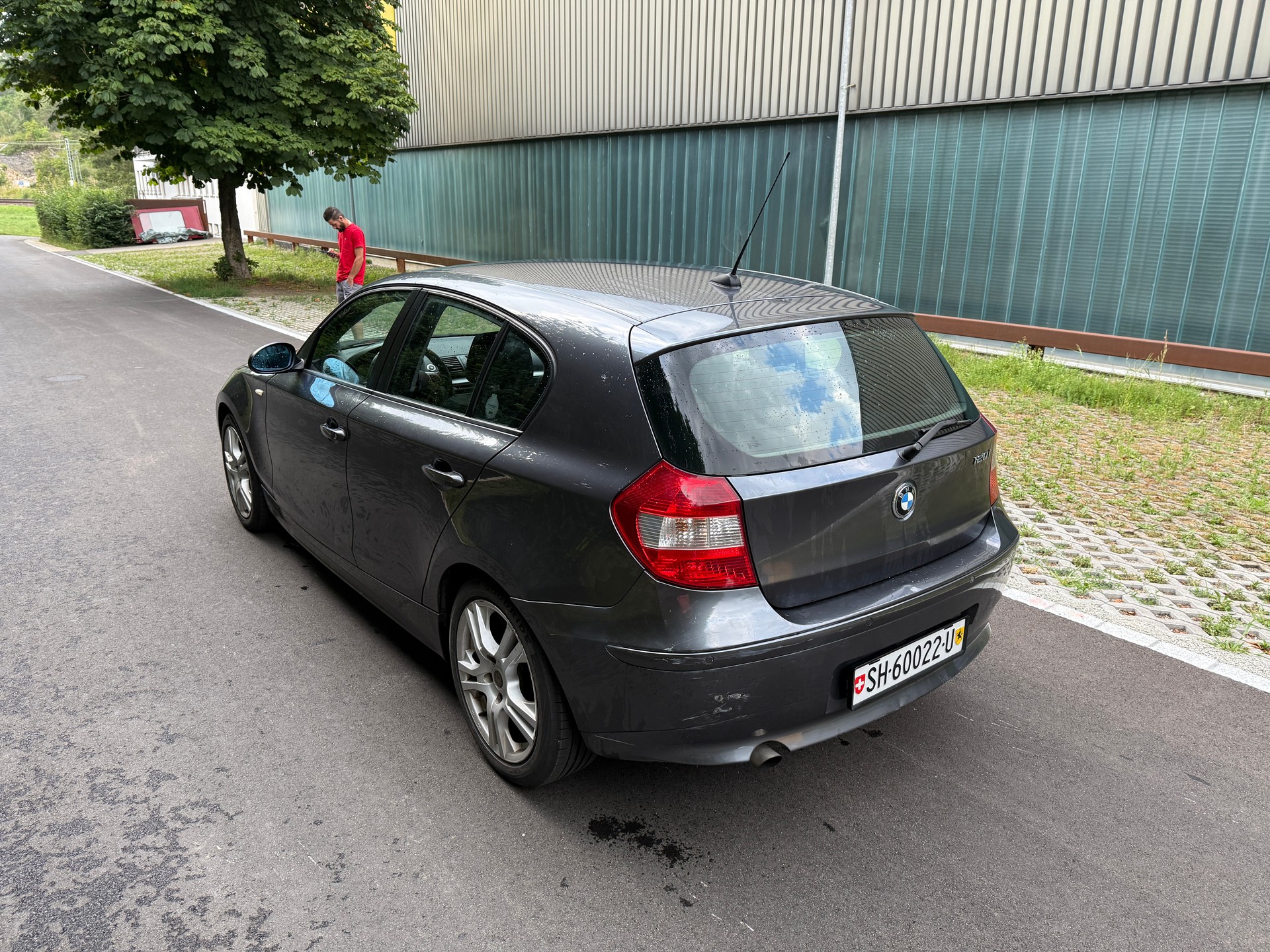 BMW 120i-image-4