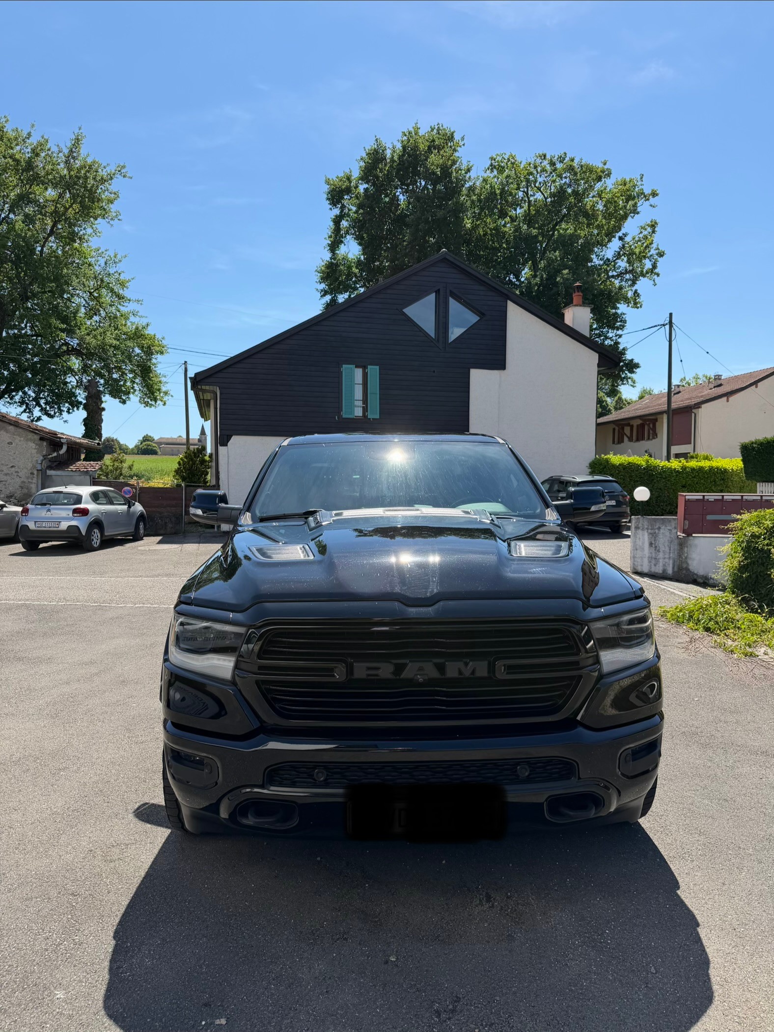 DODGE 1500 Laramie Black Edition-image-0