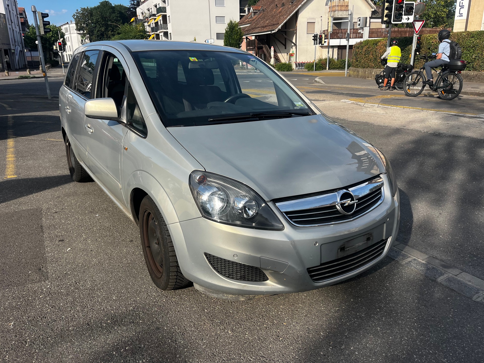 OPEL Zafira 1.8i 16V-image-0