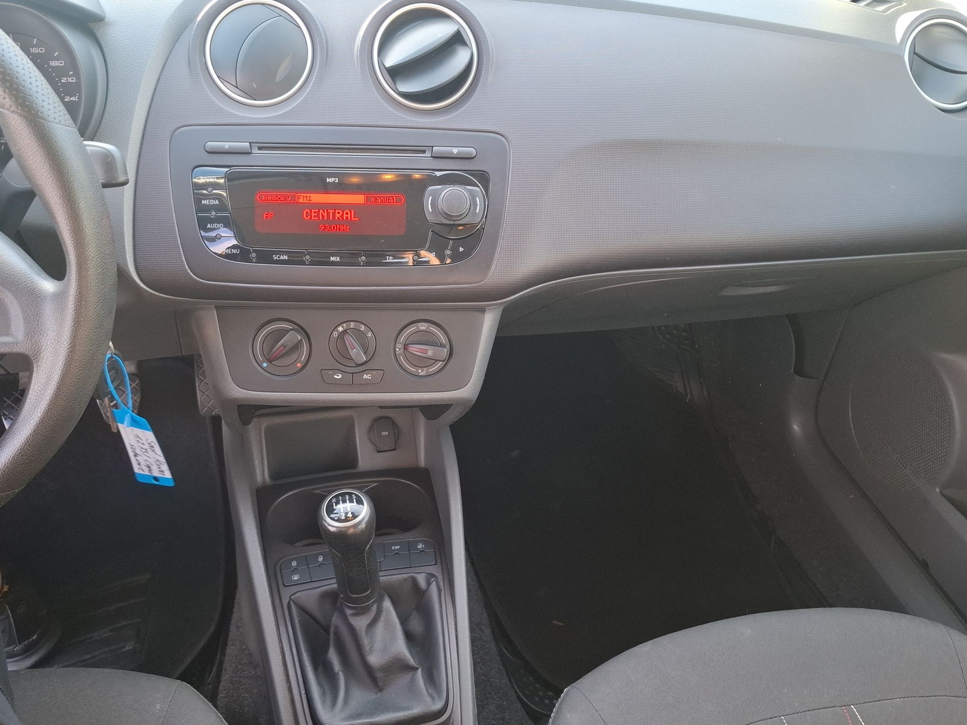 SEAT Ibiza 1.2 Reference-image-10