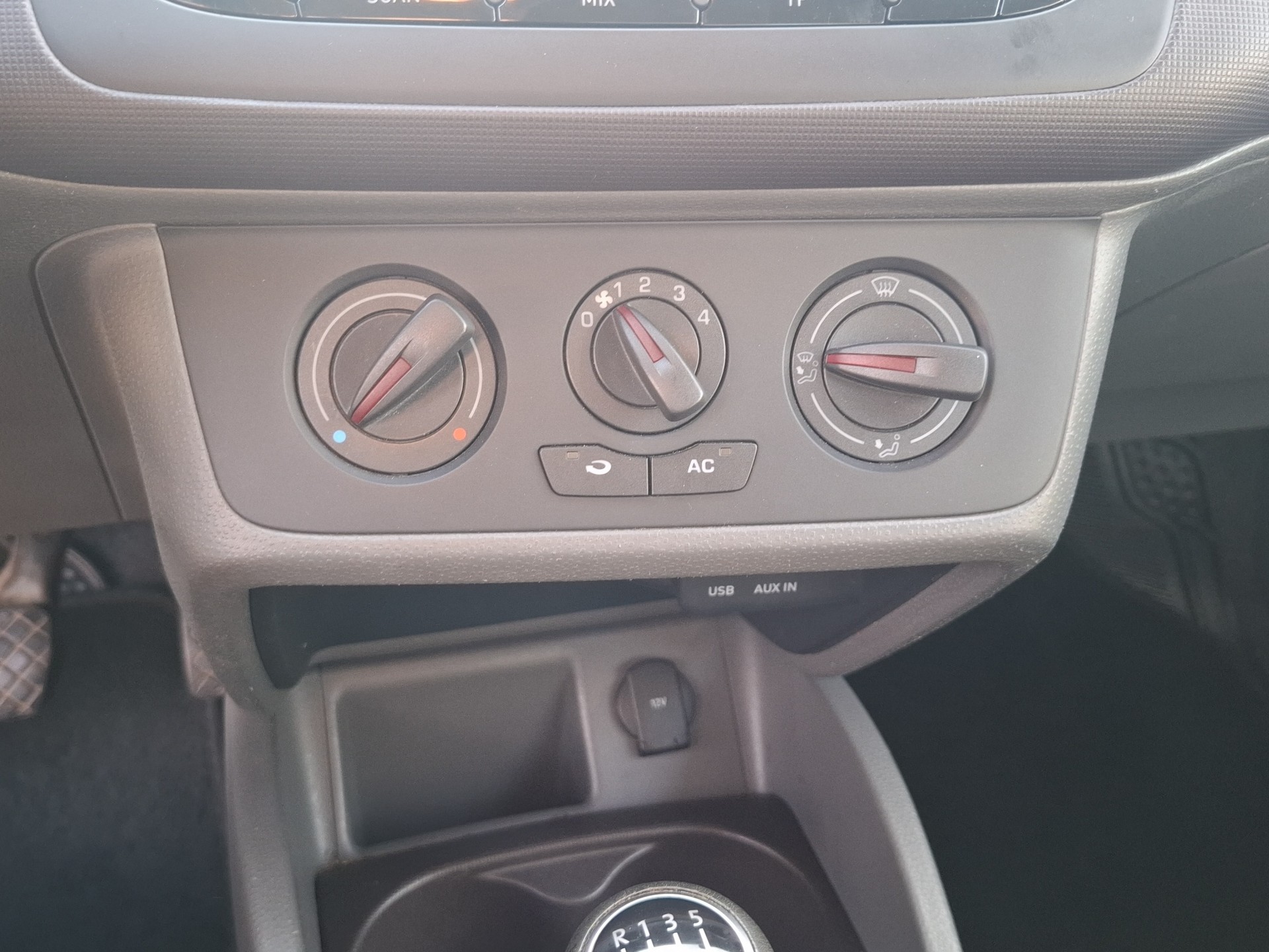 SEAT Ibiza 1.2 Reference-image-11