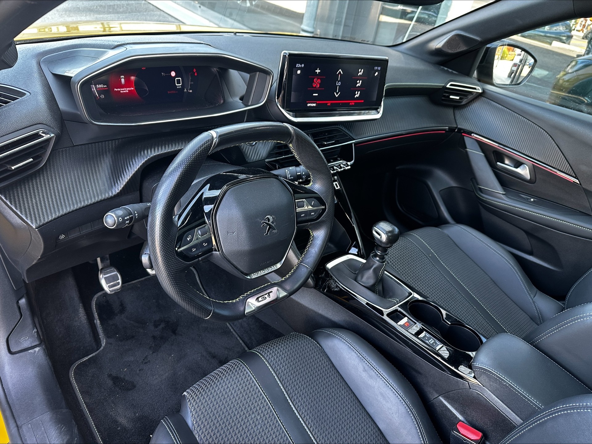 PEUGEOT 208 1.5 BlueHDi GT Line-image-4
