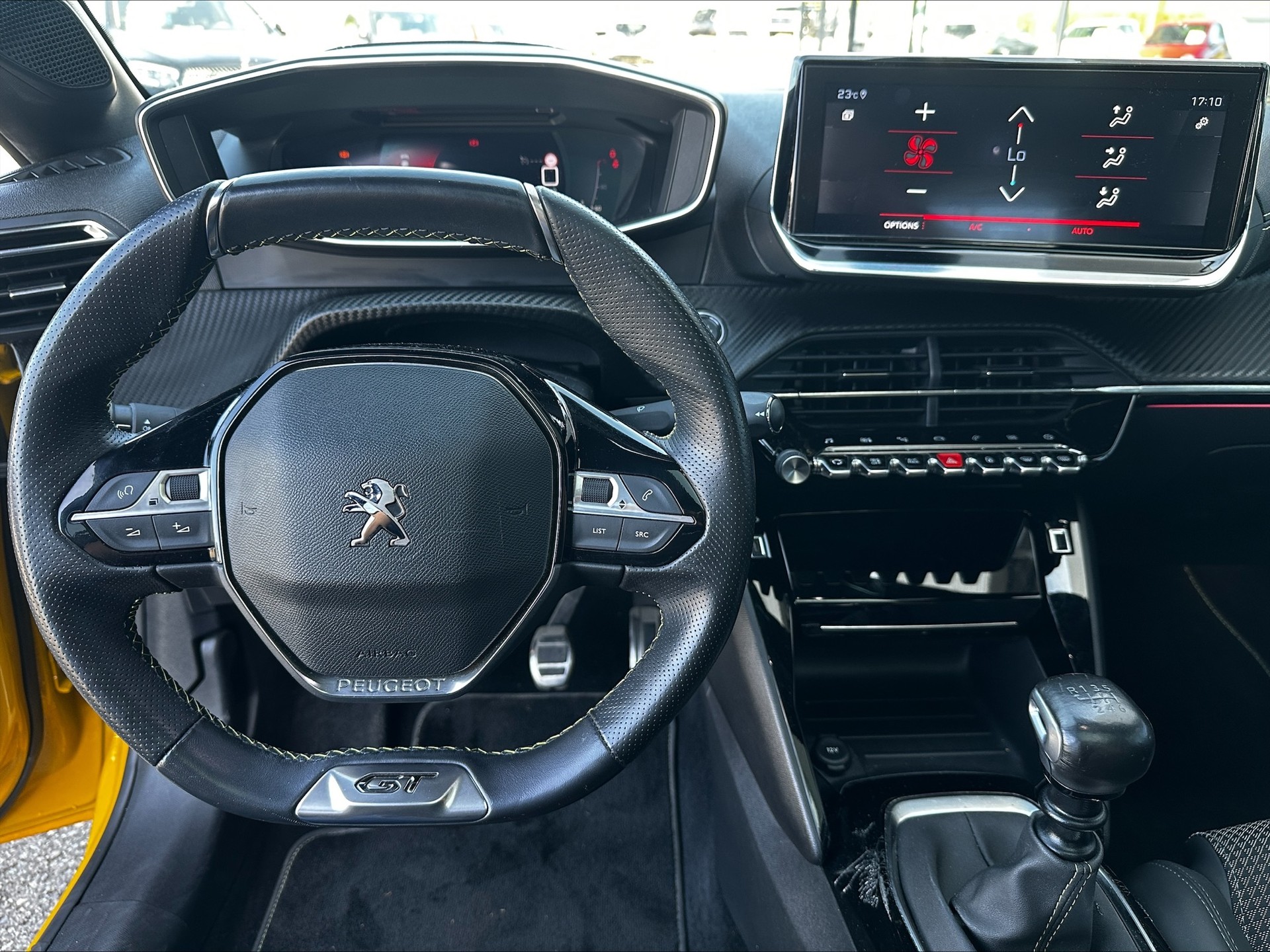 PEUGEOT 208 1.5 BlueHDi GT Line-image-5
