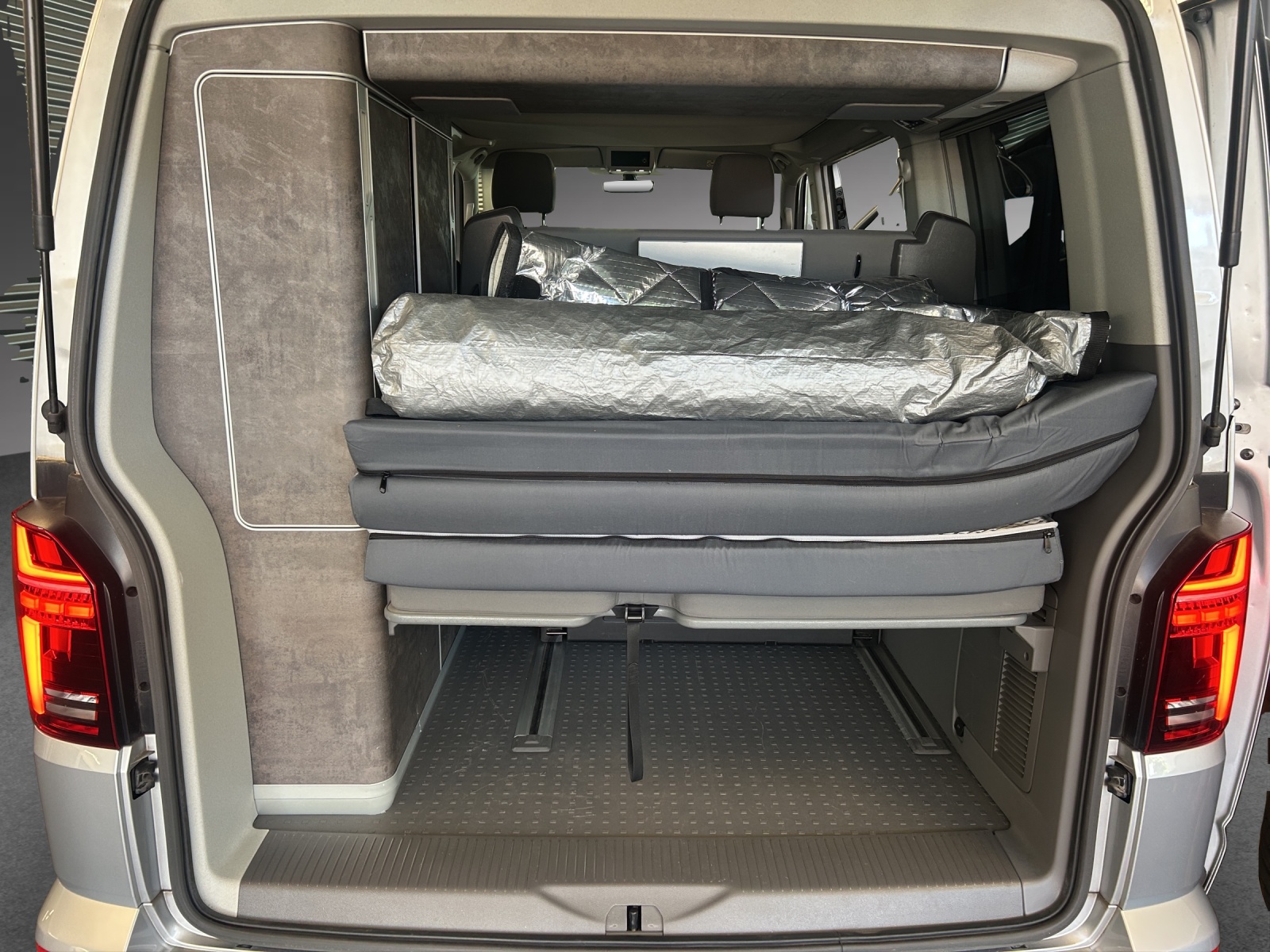 VW T6.1 California 2.0 TDI Ocean Liberty 4Motion DSG-image-9