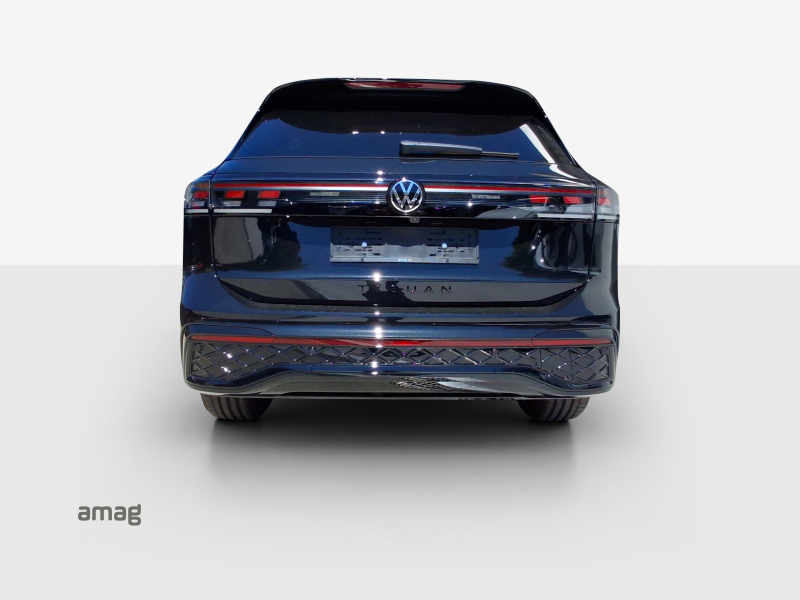 VW Tiguan 2.0 TSI DSG R-Line Plus 4Motion-image-3