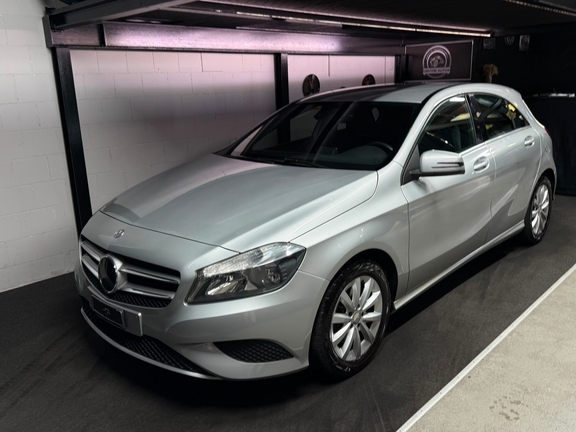MERCEDES-BENZ A 180-image-5