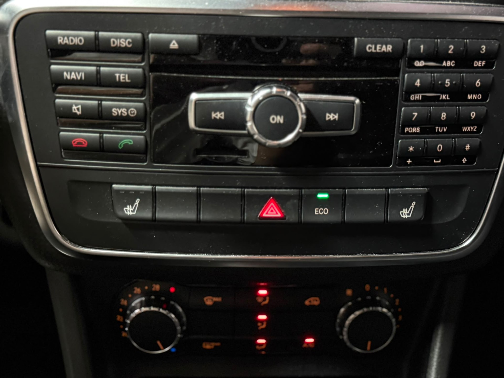 MERCEDES-BENZ A 180-image-15