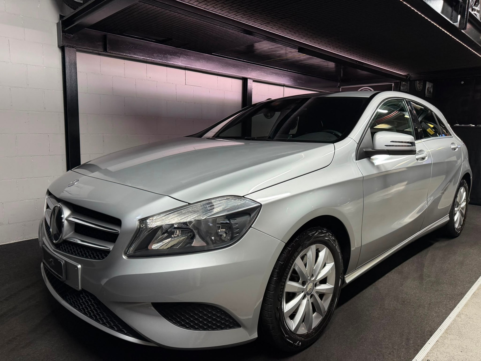 MERCEDES-BENZ A 180-image-1