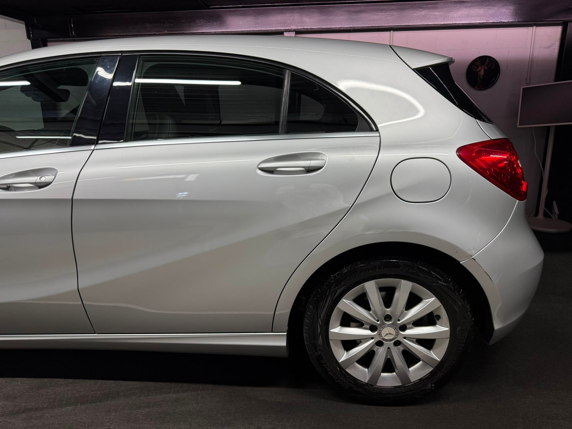 MERCEDES-BENZ A 180-image-7