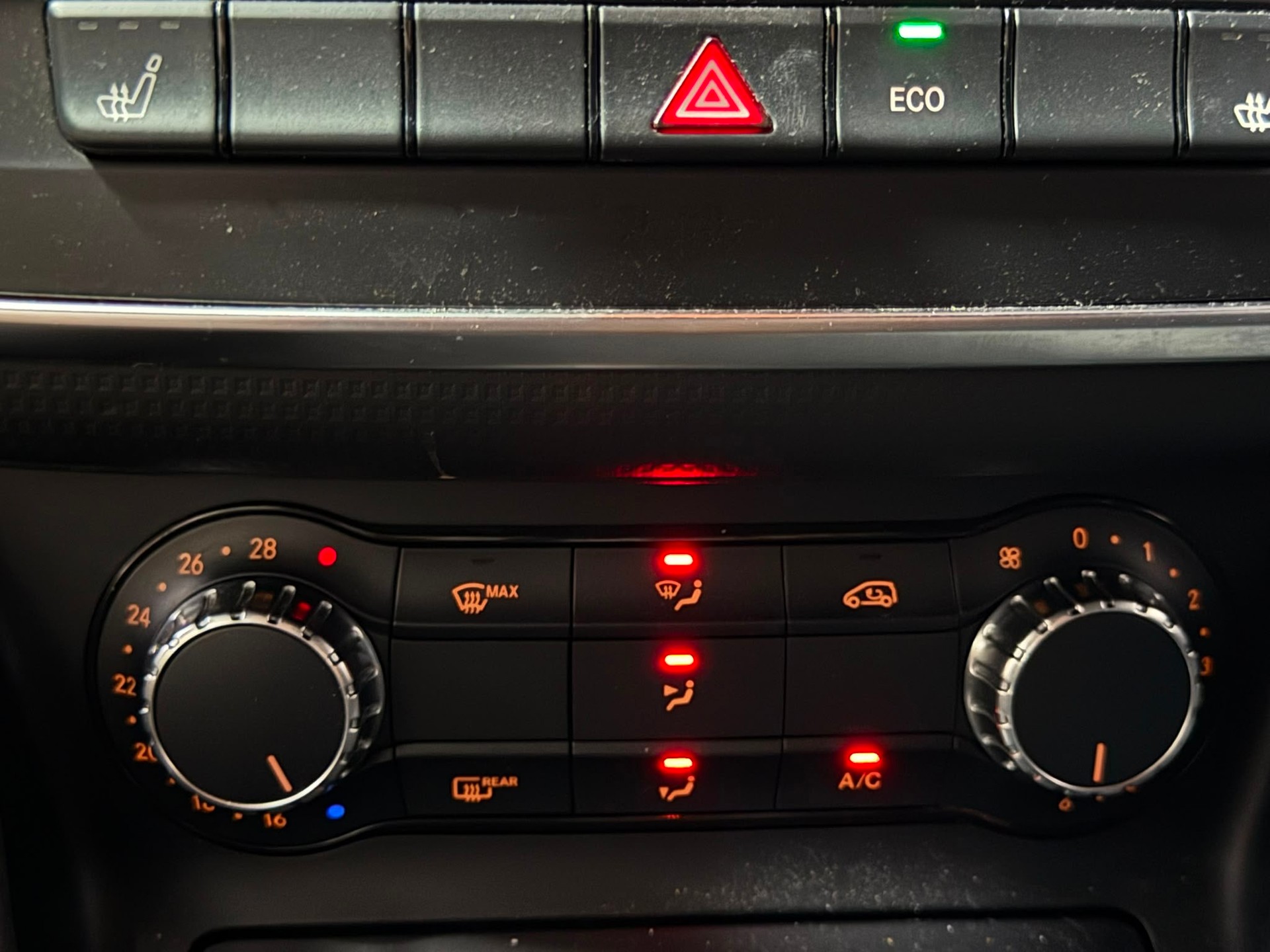 MERCEDES-BENZ A 180-image-16