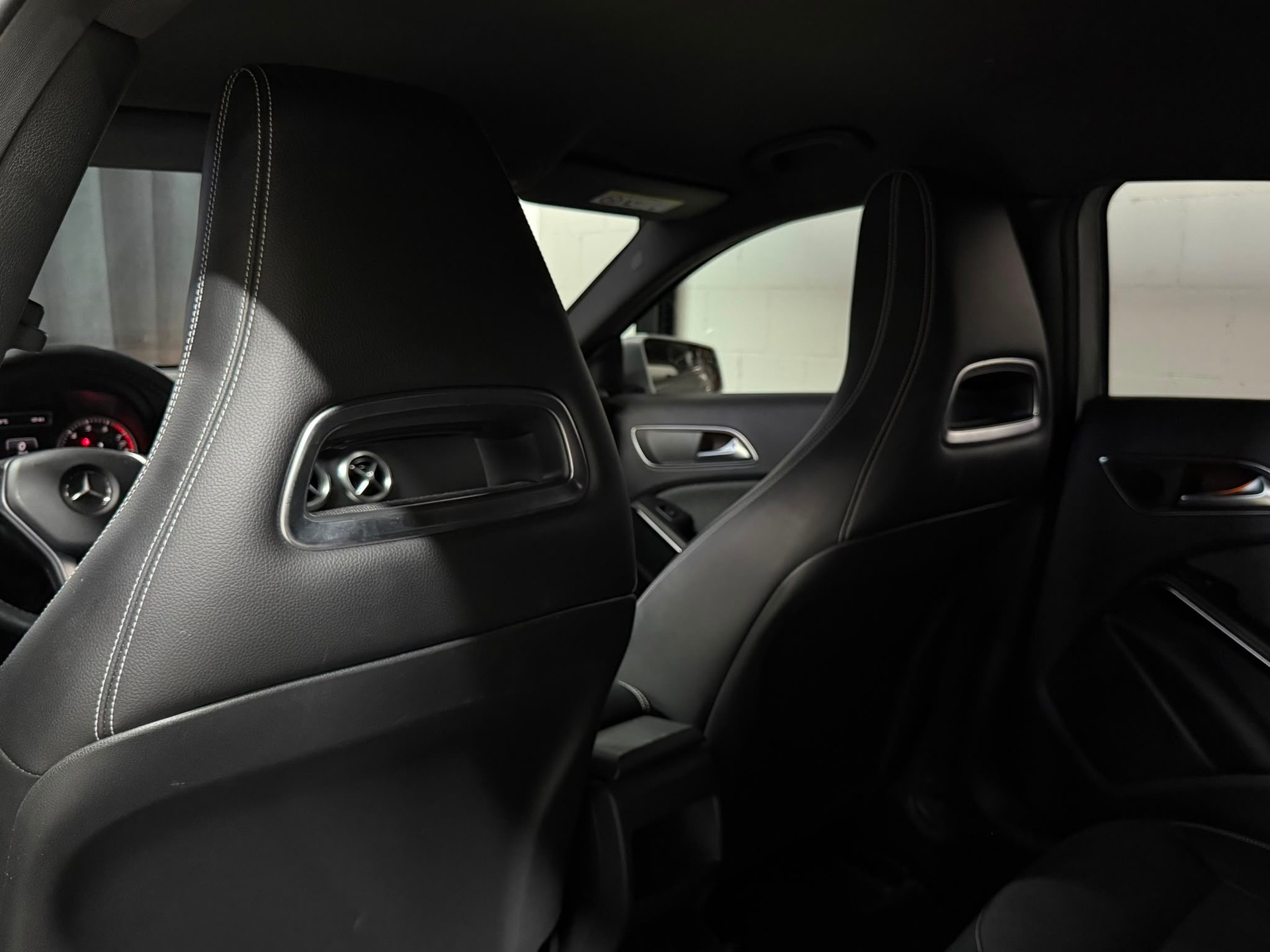 MERCEDES-BENZ A 180-image-10