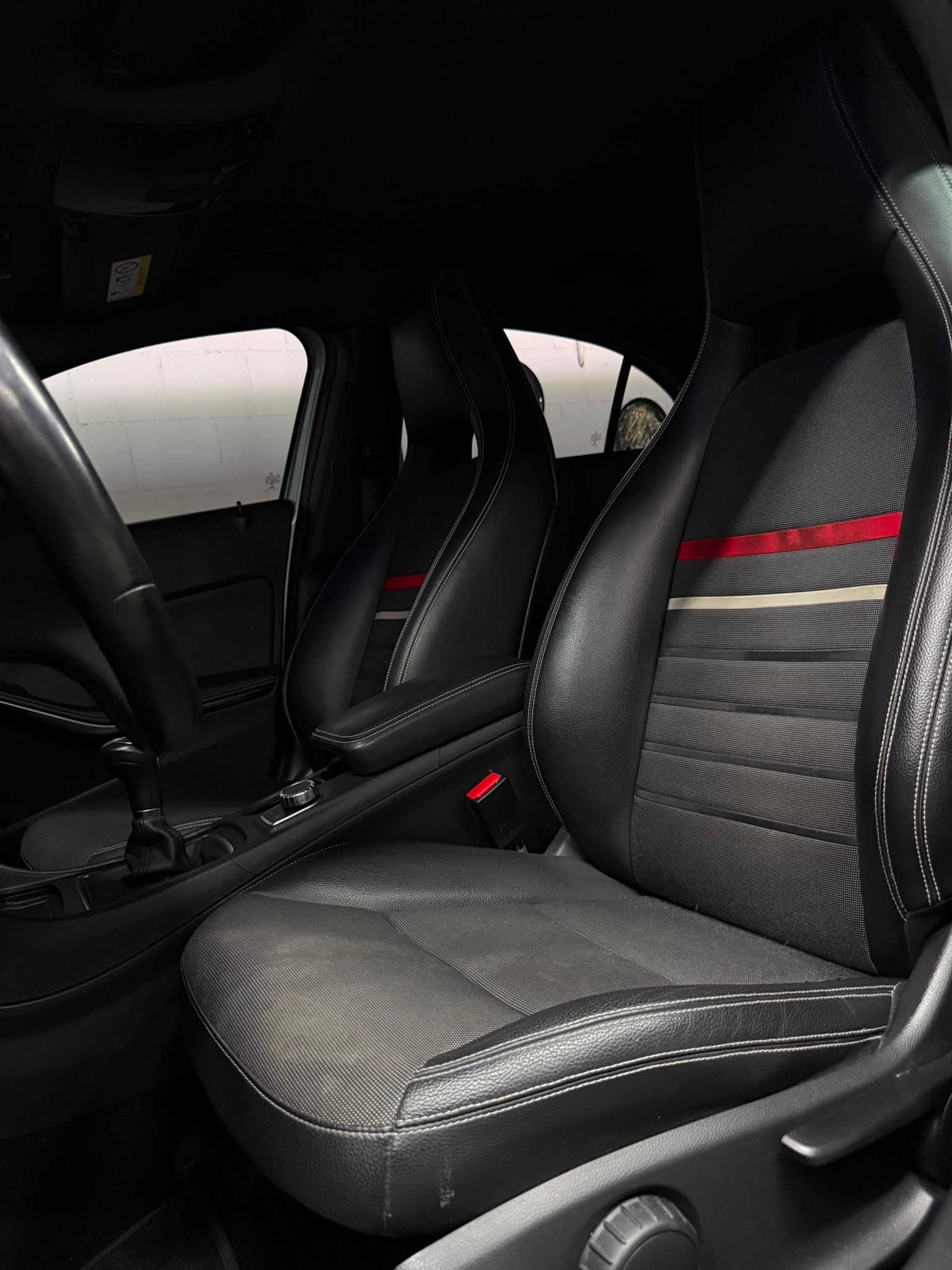 MERCEDES-BENZ A 180-image-11