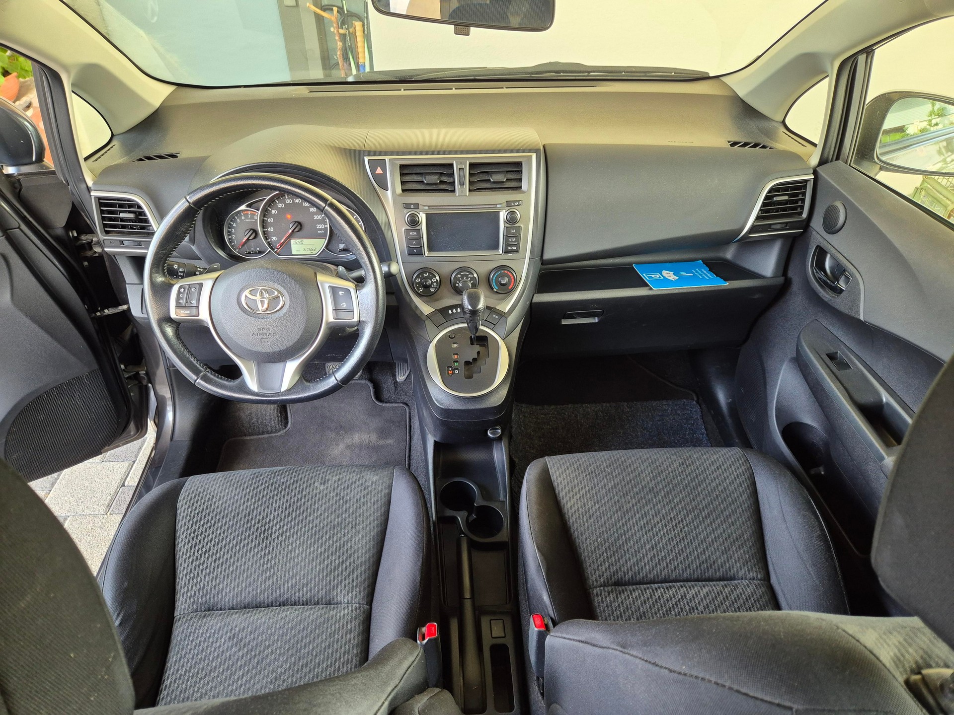 TOYOTA 1.33 VVT-i Linea Luna MdS-image-3