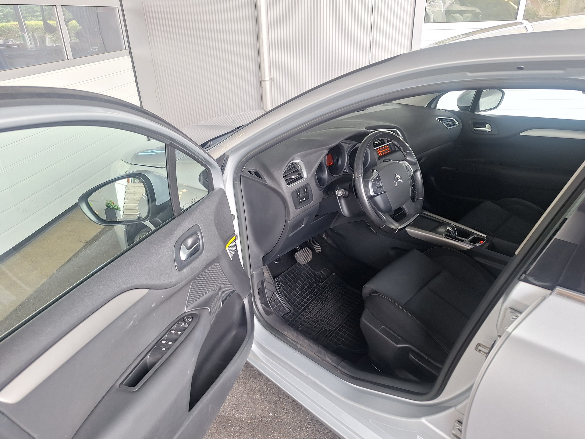 CITROEN C4 1.6 e-HDi Rossignol EGS6-image-9