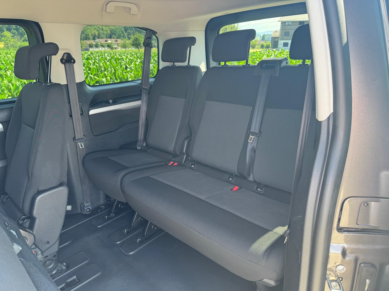 PEUGEOT Traveller 2.0 BlueHDi Business Standard EAT8 9 Plätzer-image-8