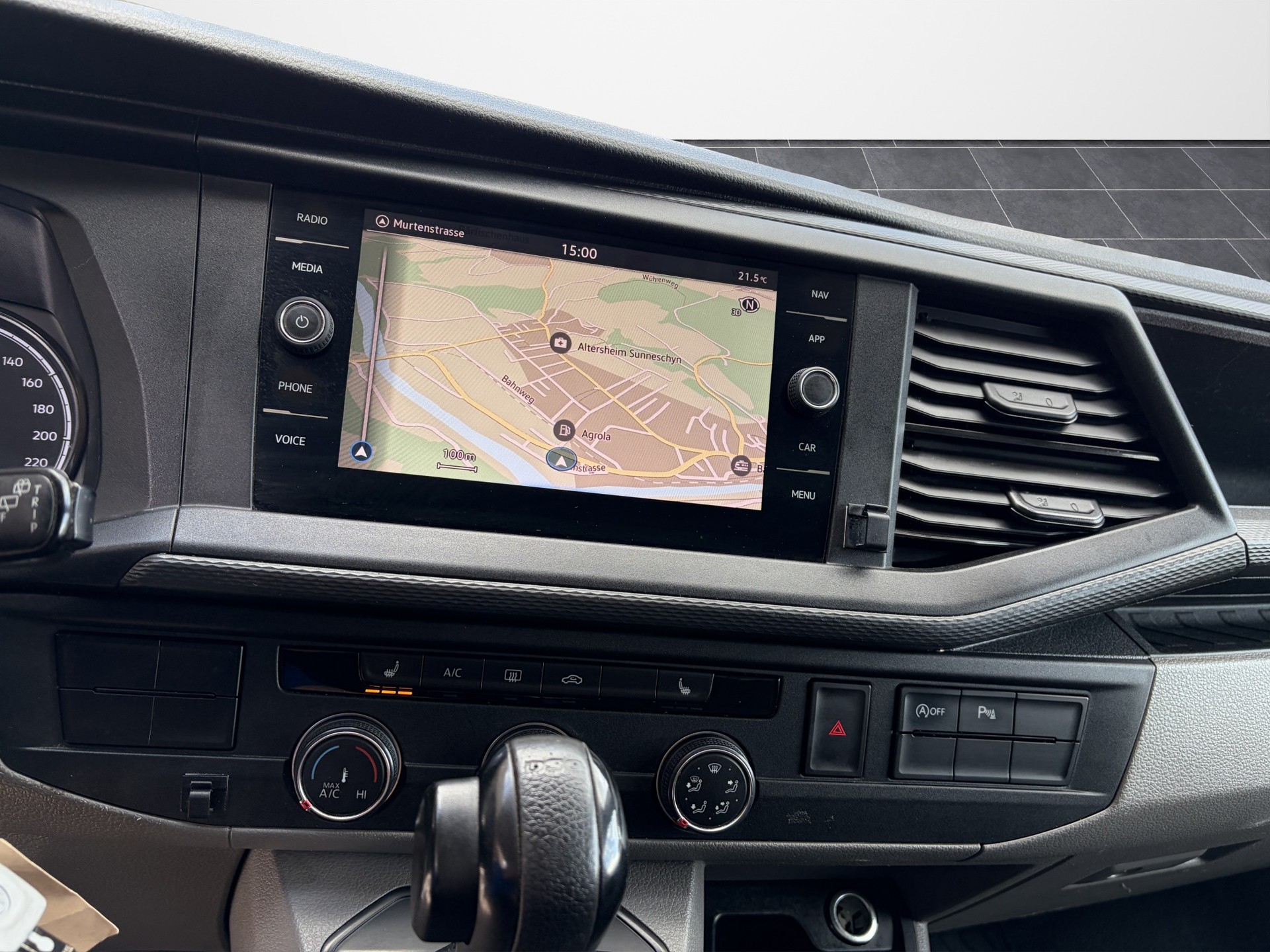 VW T6.1 2.0 TDI 4Motion DSG-image-11