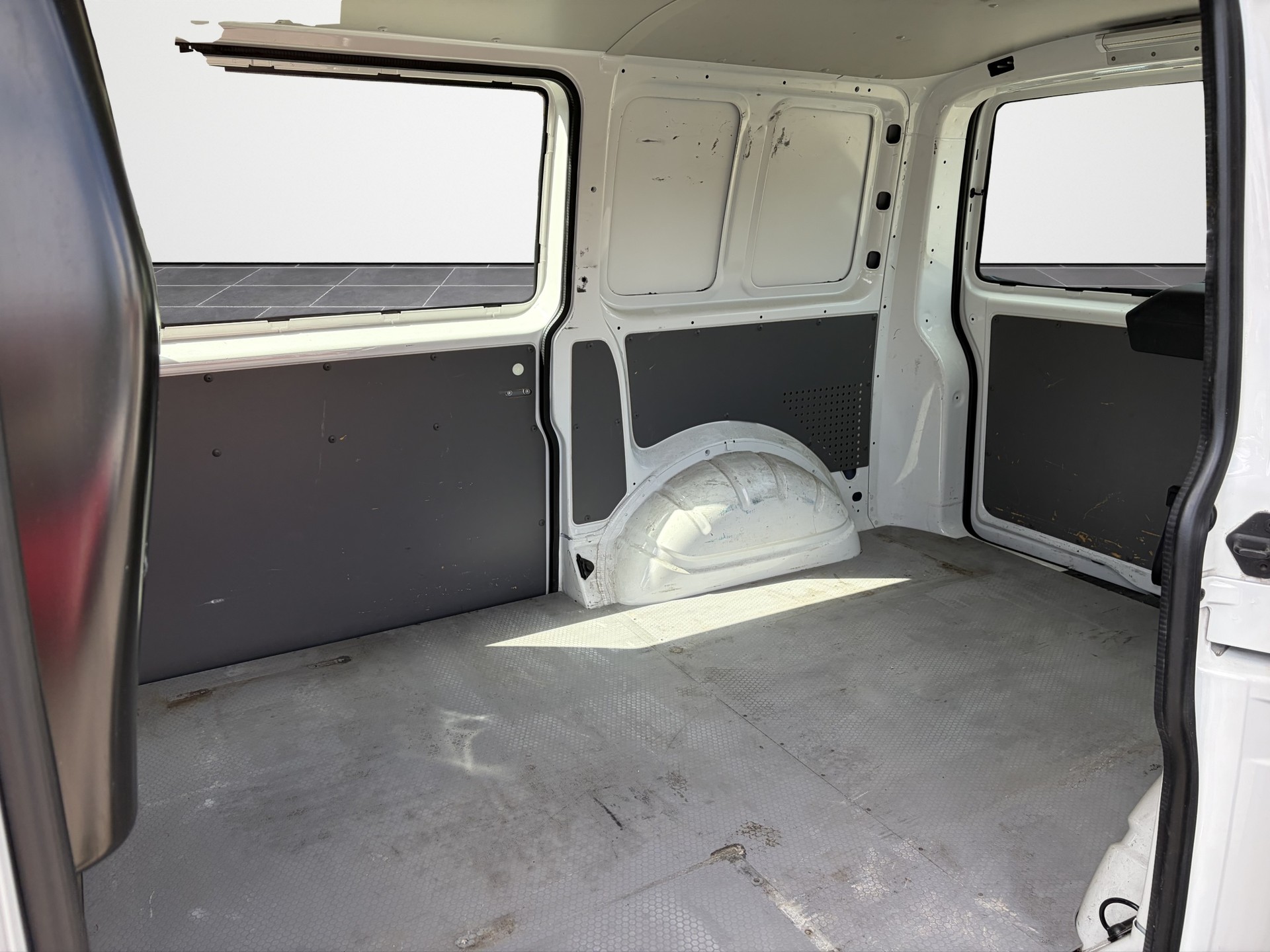 VW T6.1 2.0 TDI 4Motion DSG-image-13
