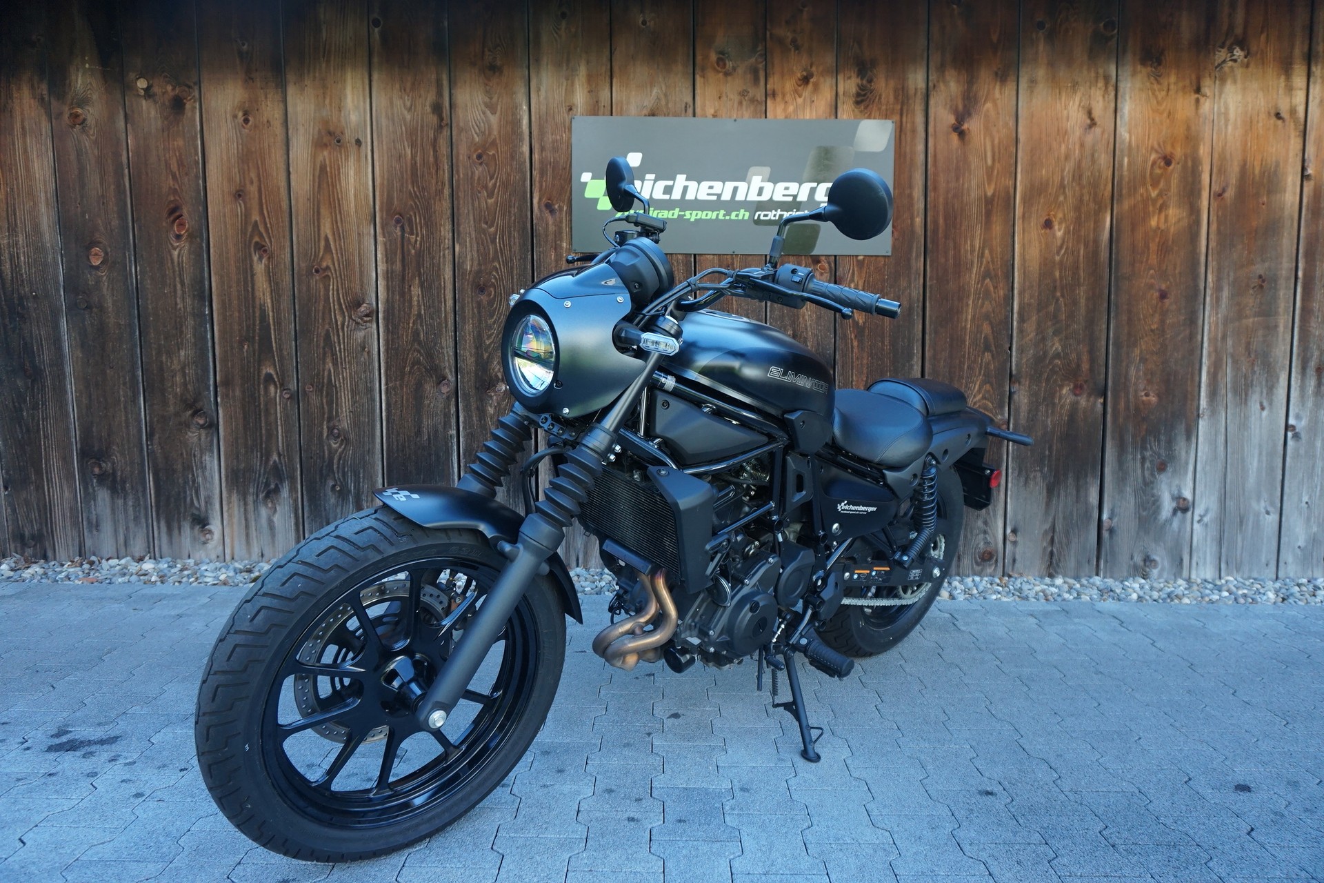 KAWASAKI Eliminator 500 SE ABS-showroom-element-1