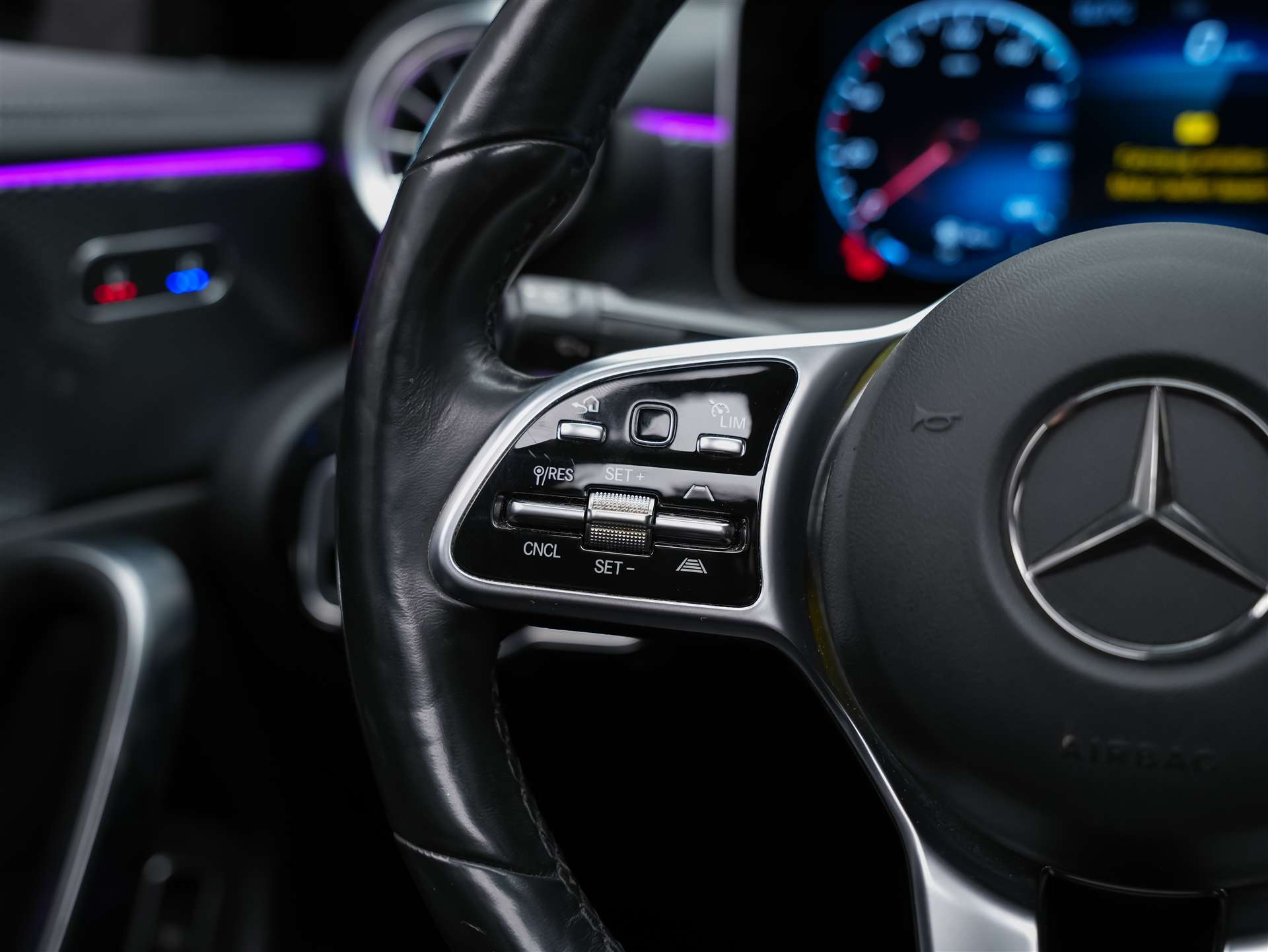 MERCEDES-BENZ CLA 250 Progressive 7G-DCT *Massage*Sitzlüftung*Panorama*Head-Up*AMG Felgen*-image-28
