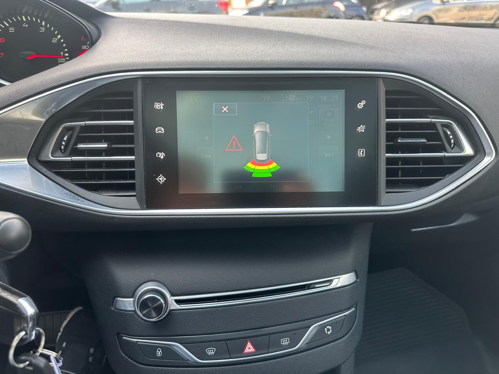 PEUGEOT 308 SW 1.2 THP Allure Automatic-image-12