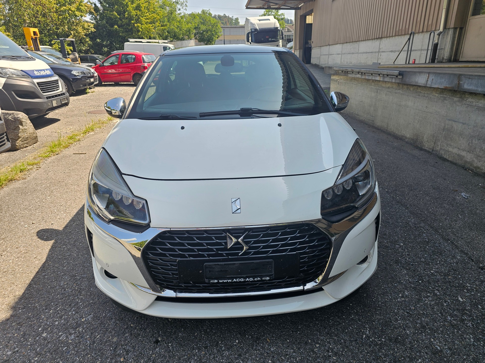 DS AUTOMOBILES DS 3 1.2 PureTech SO Chic EAT-image-1