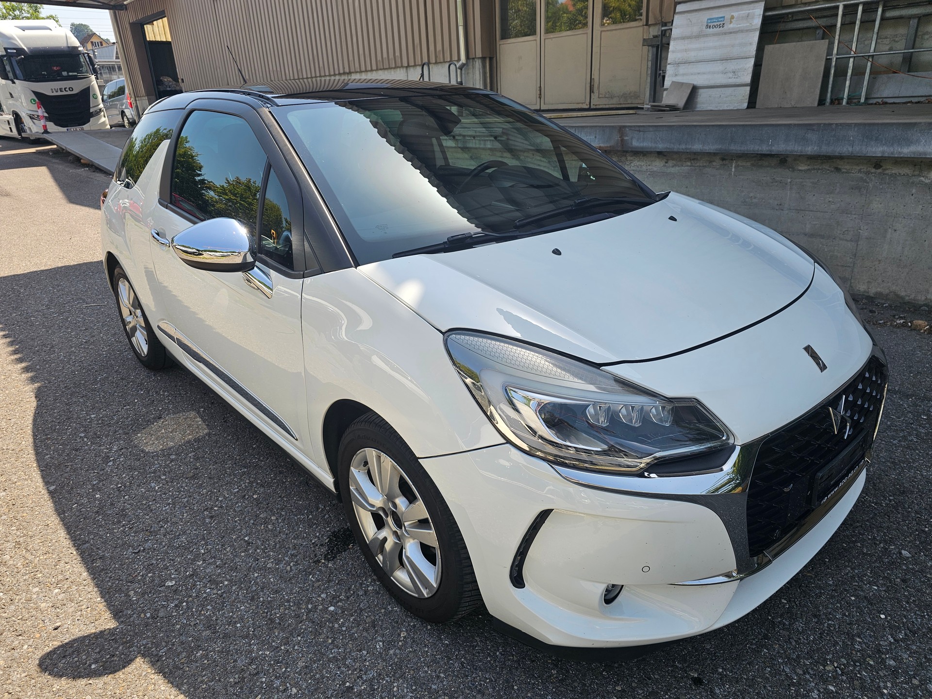 DS AUTOMOBILES DS 3 1.2 PureTech SO Chic EAT-image-2