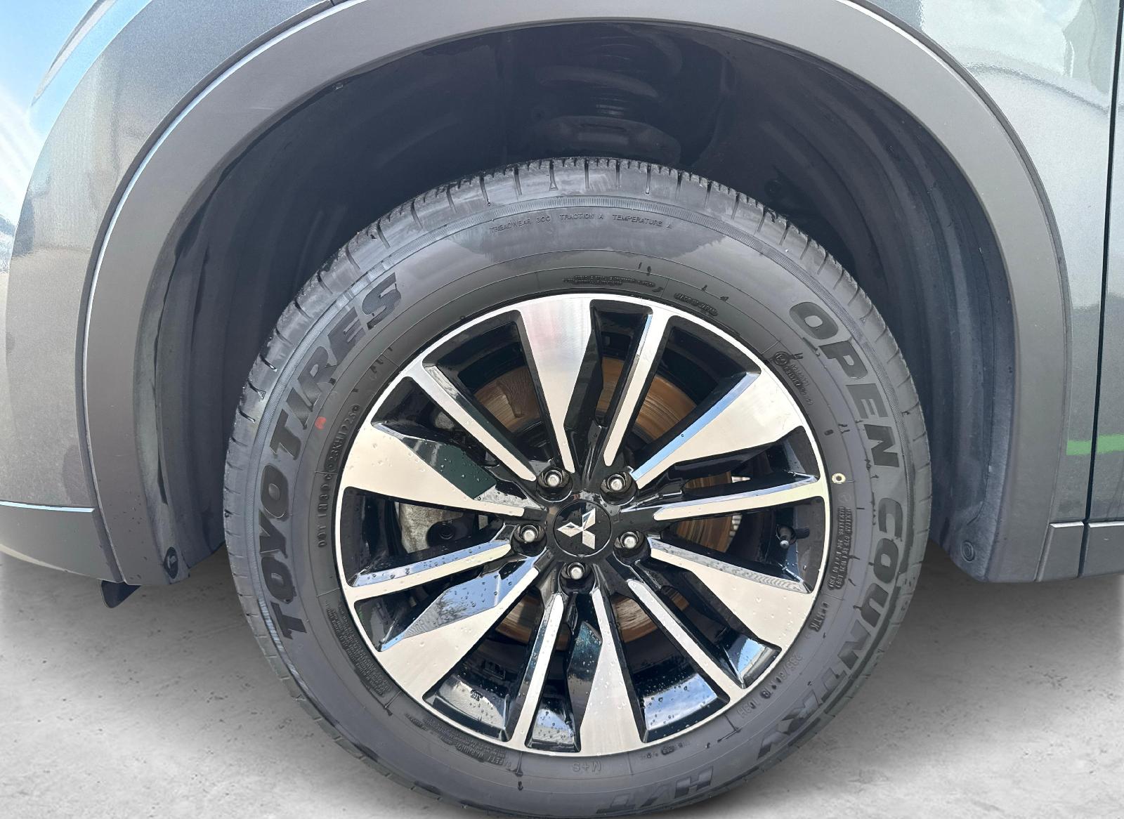 MITSUBISHI Outlander 2.4 PHEV Invite 4x4-image-17