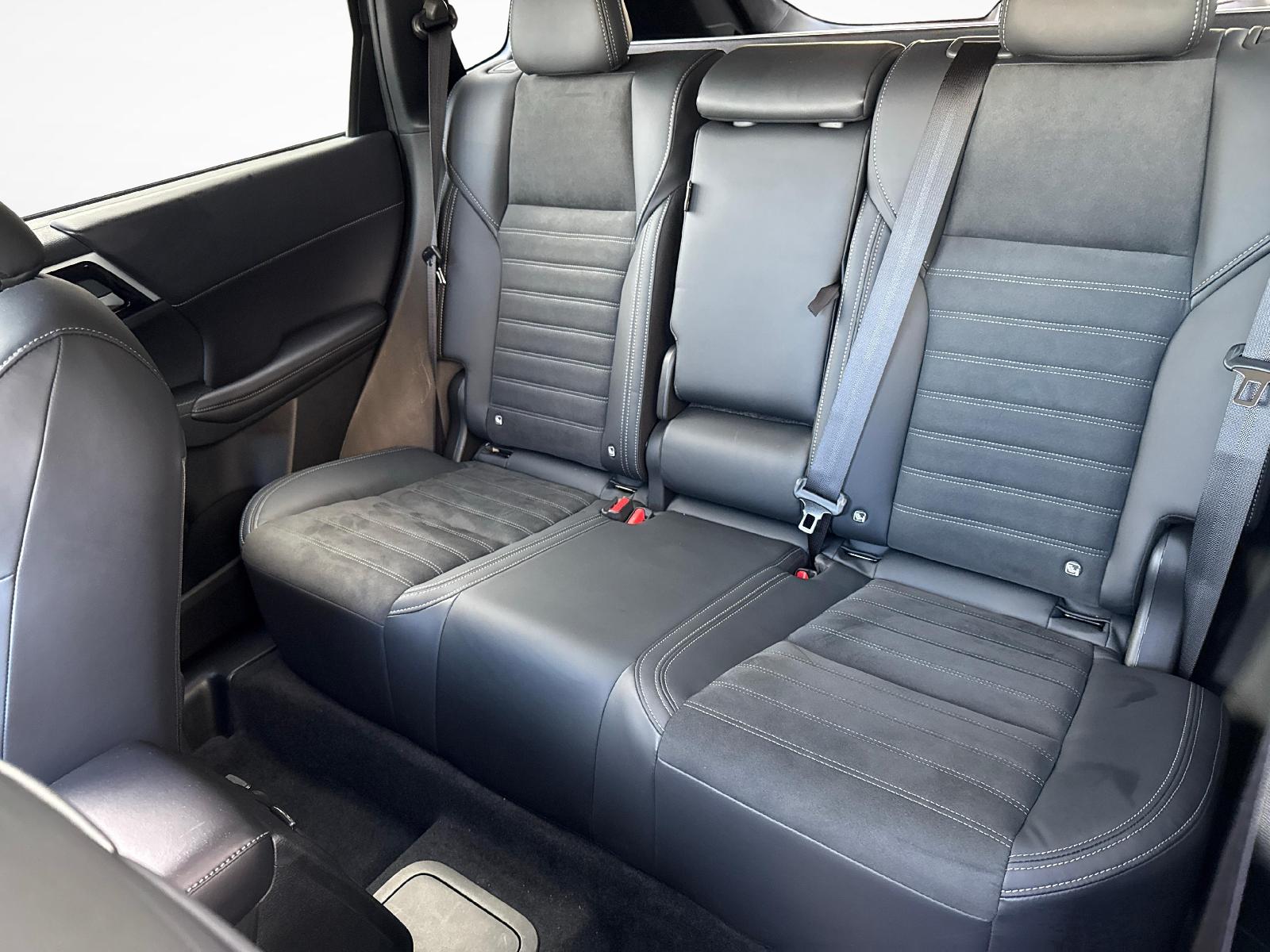 MITSUBISHI Outlander 2.4 PHEV Invite 4x4-image-11